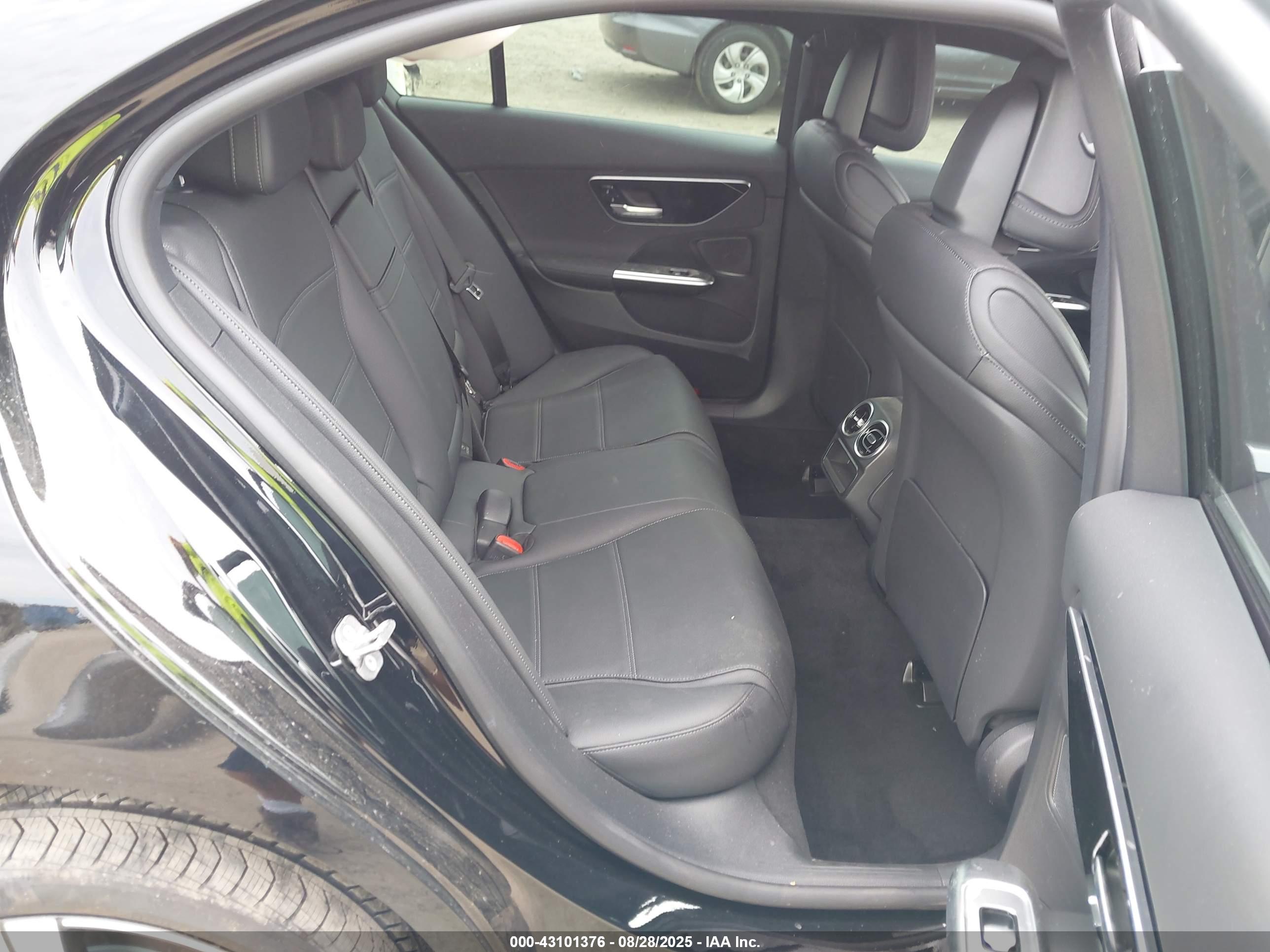 MERCEDES-BENZ C image 8