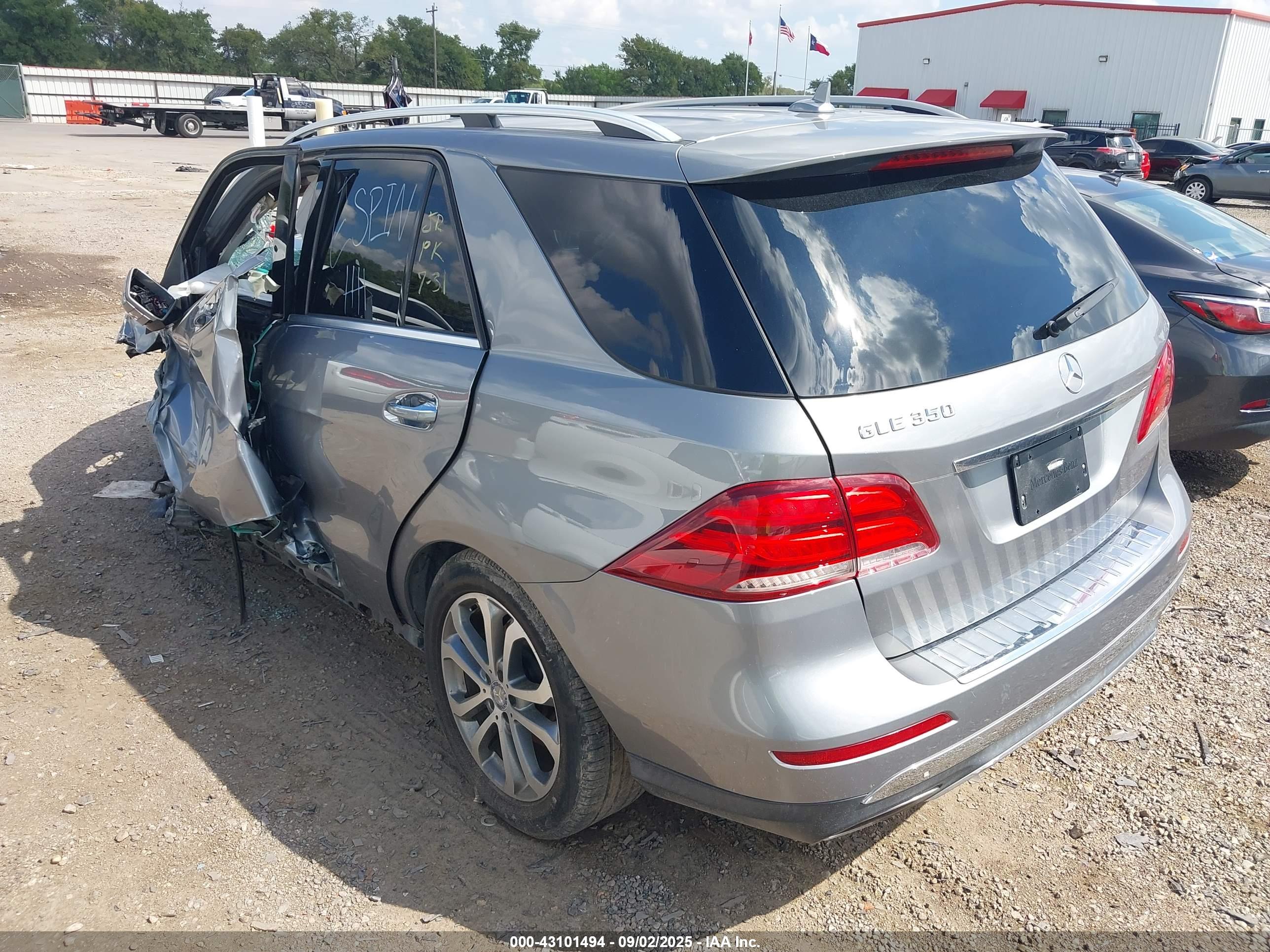 MERCEDES-BENZ GLE image 3