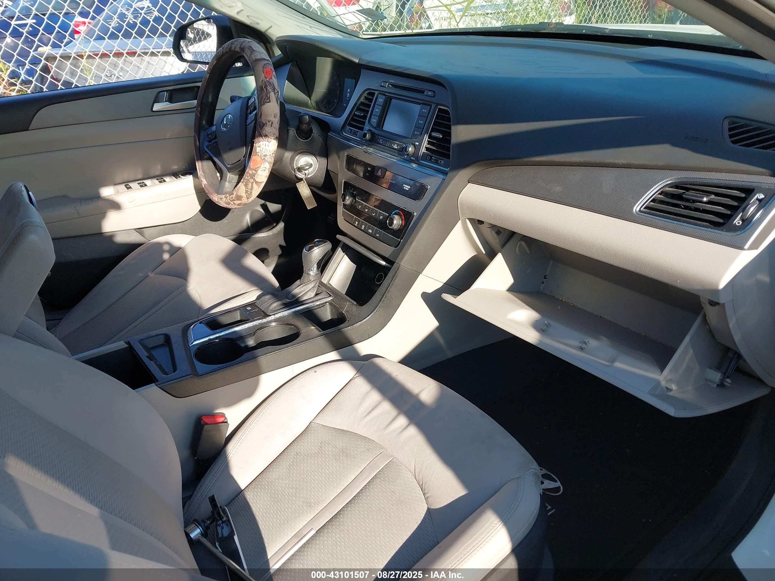 HYUNDAI SONATA image 5