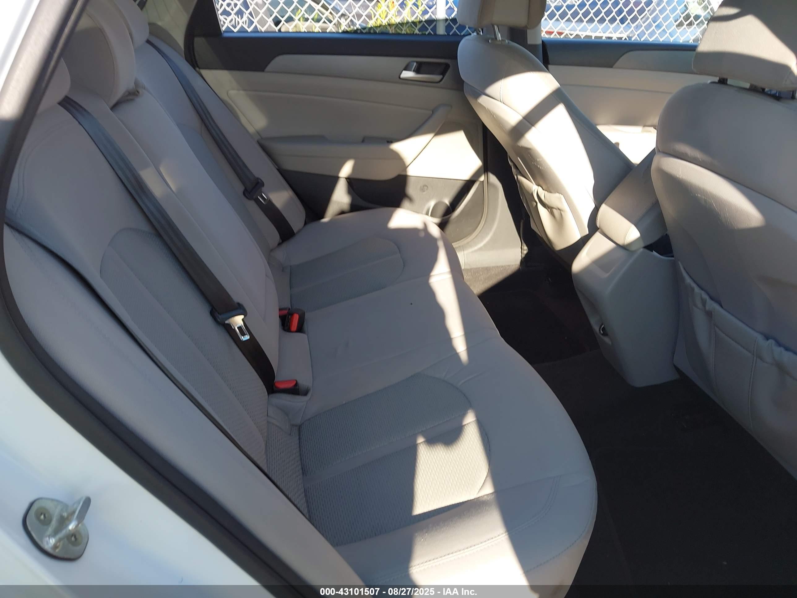 HYUNDAI SONATA image 8