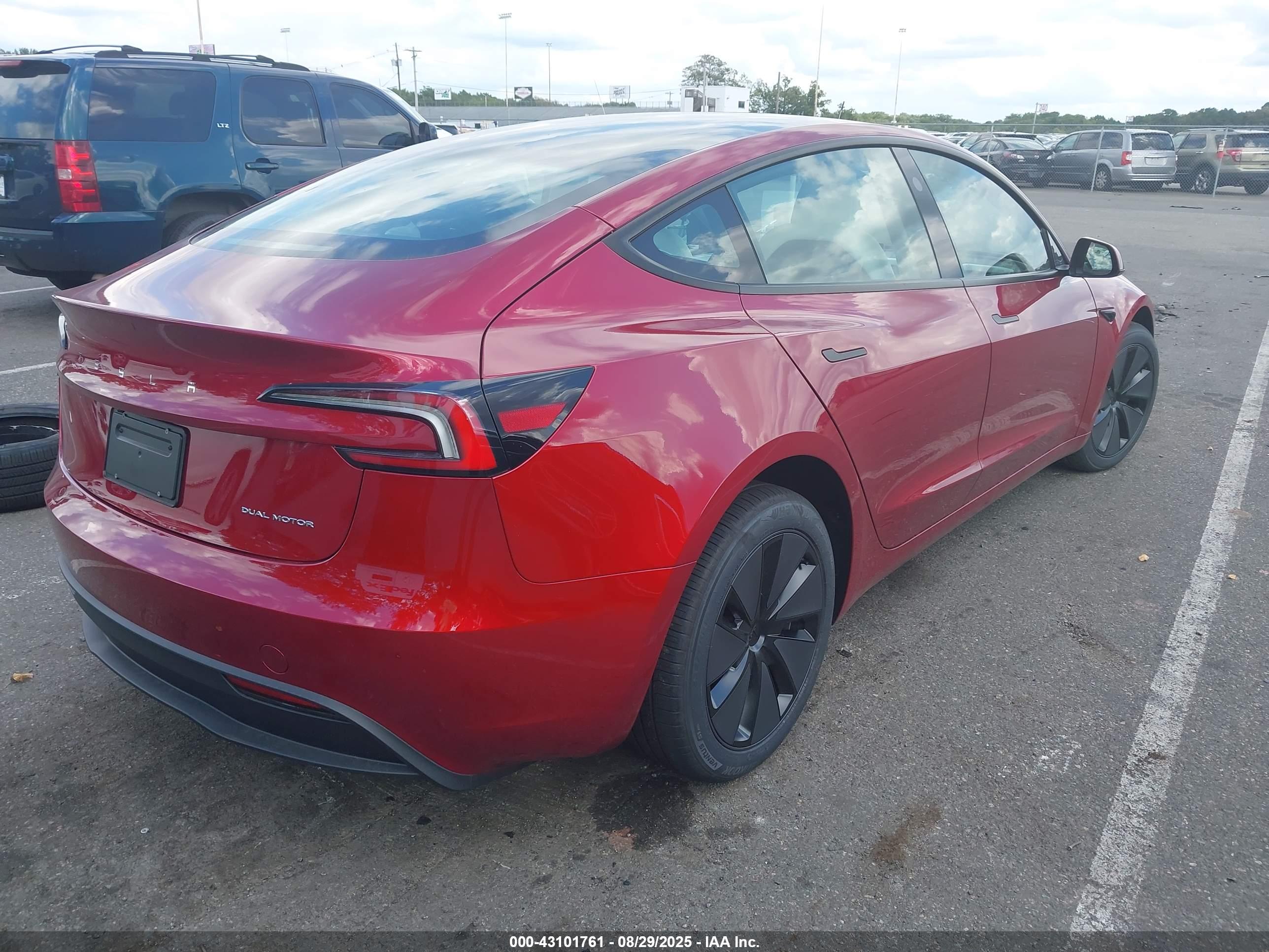 TESLA MODEL image 4