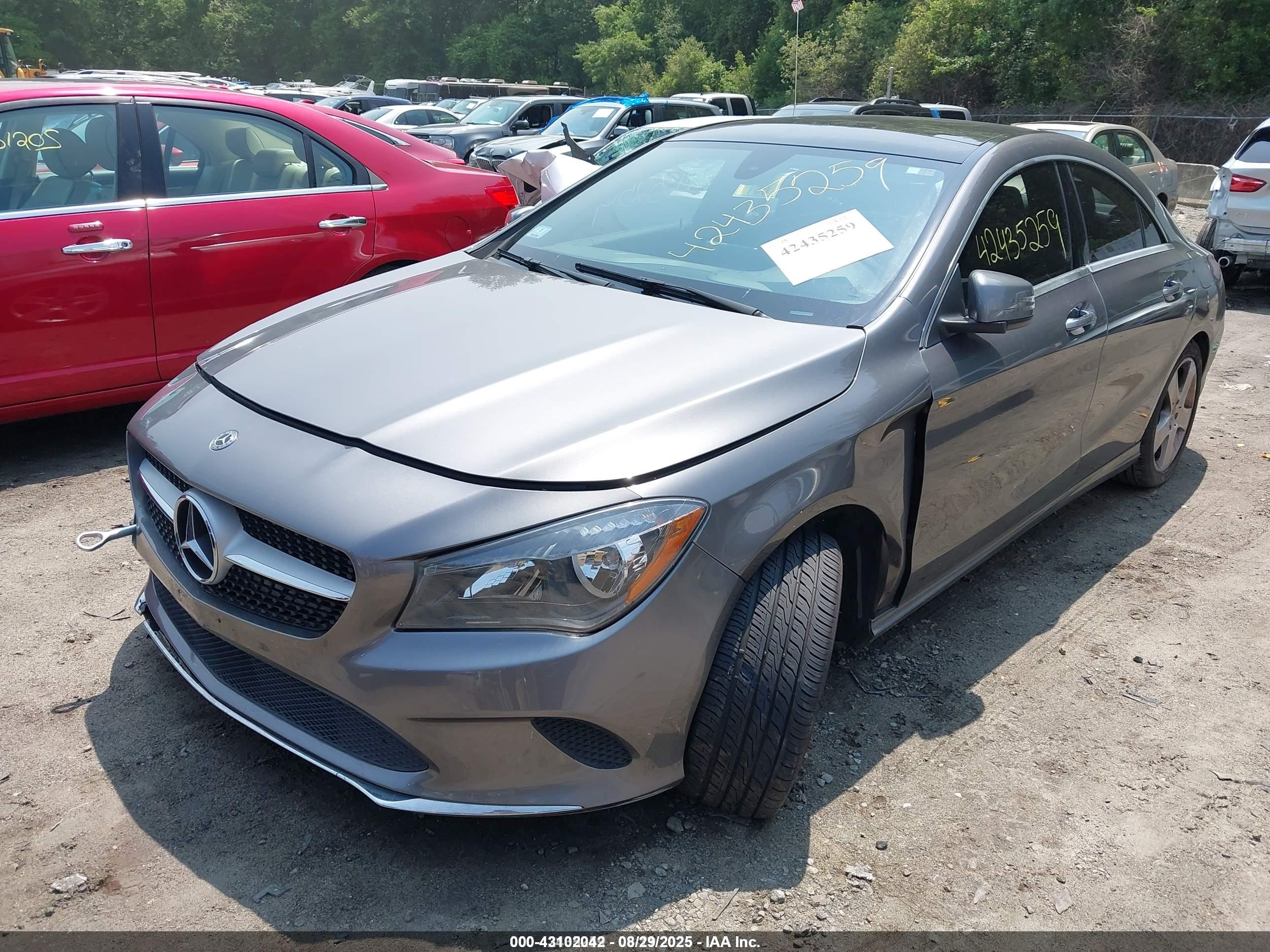 MERCEDES-BENZ CLA image 2