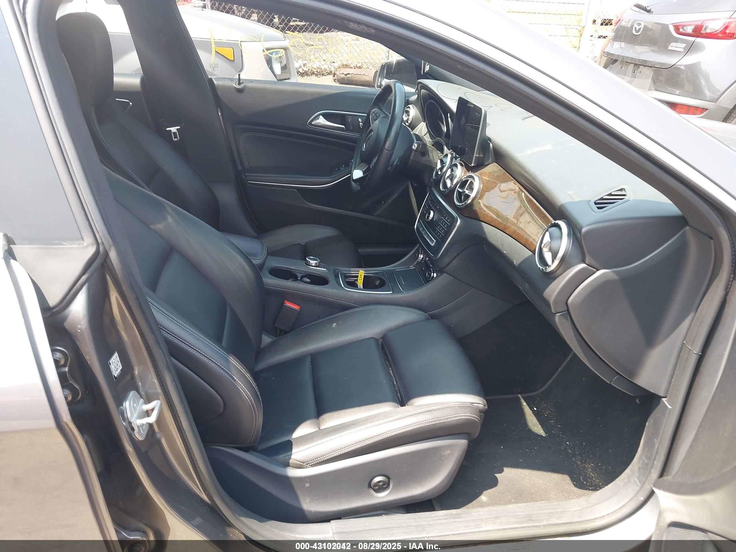 MERCEDES-BENZ CLA image 5