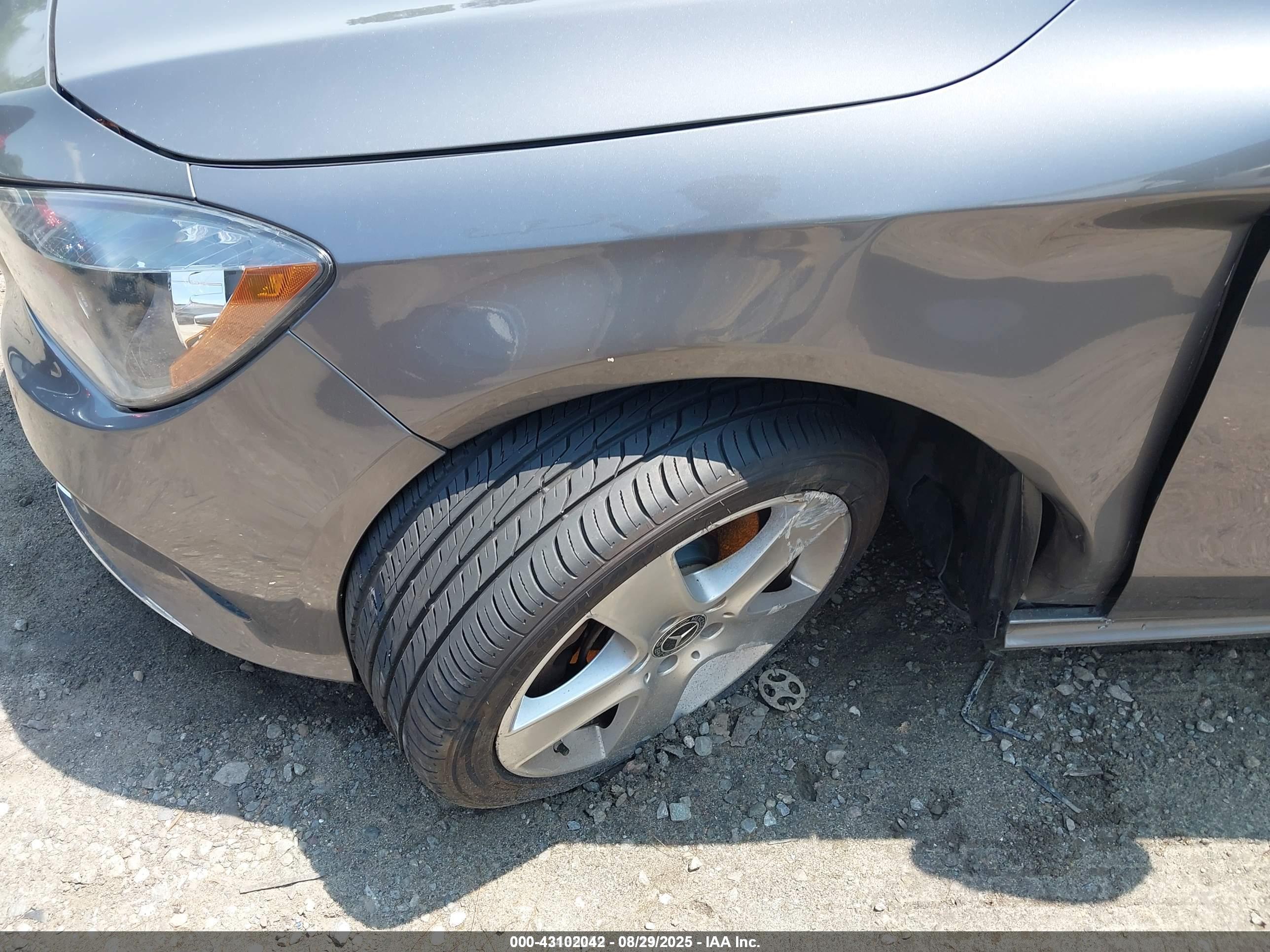 MERCEDES-BENZ CLA image 6