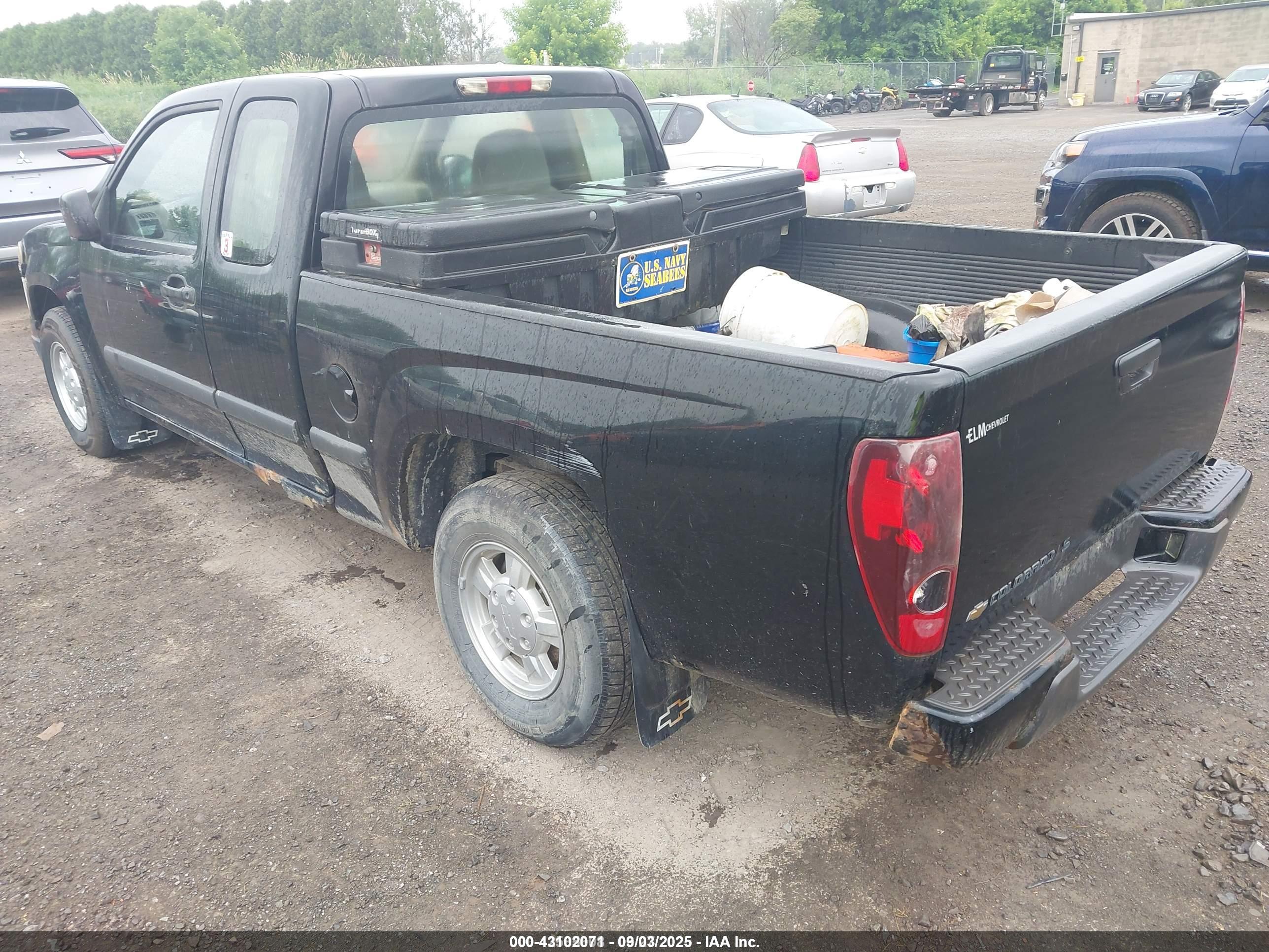 CHEVROLET COLORADO image 3