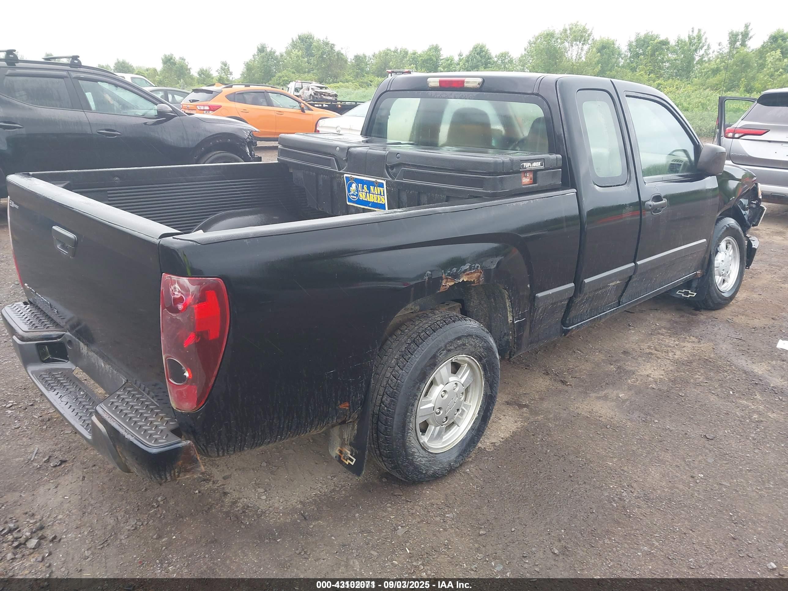 CHEVROLET COLORADO image 4