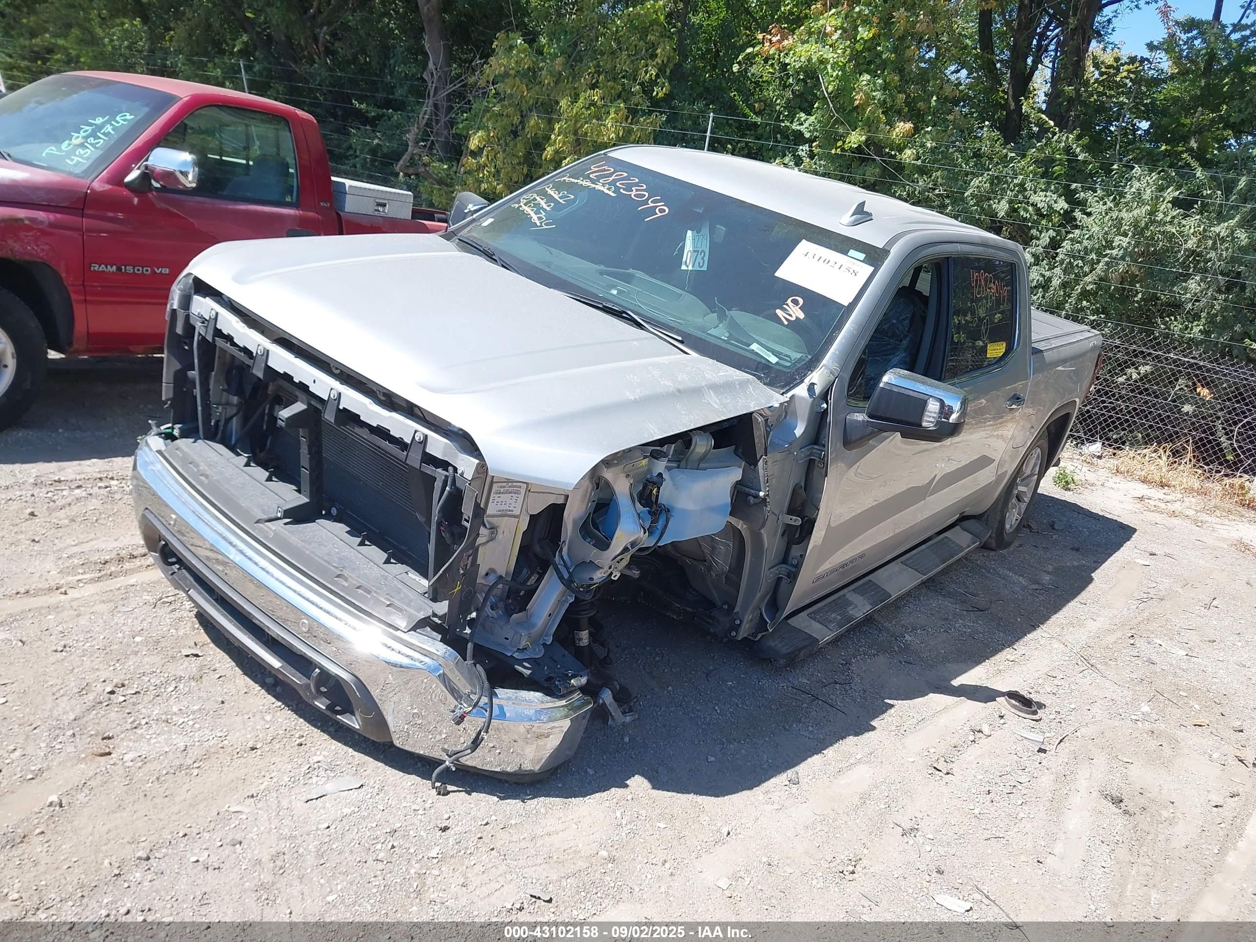 GMC SIERRA image 2