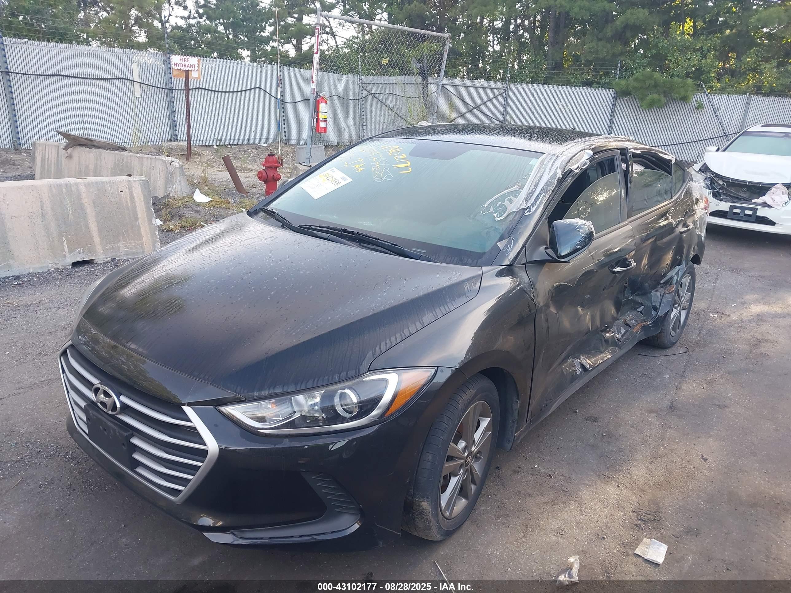 HYUNDAI ELANTRA image 2