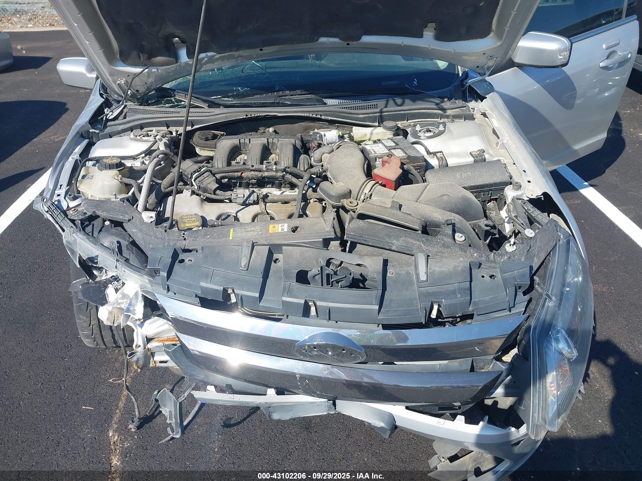 FORD FUSION image 10