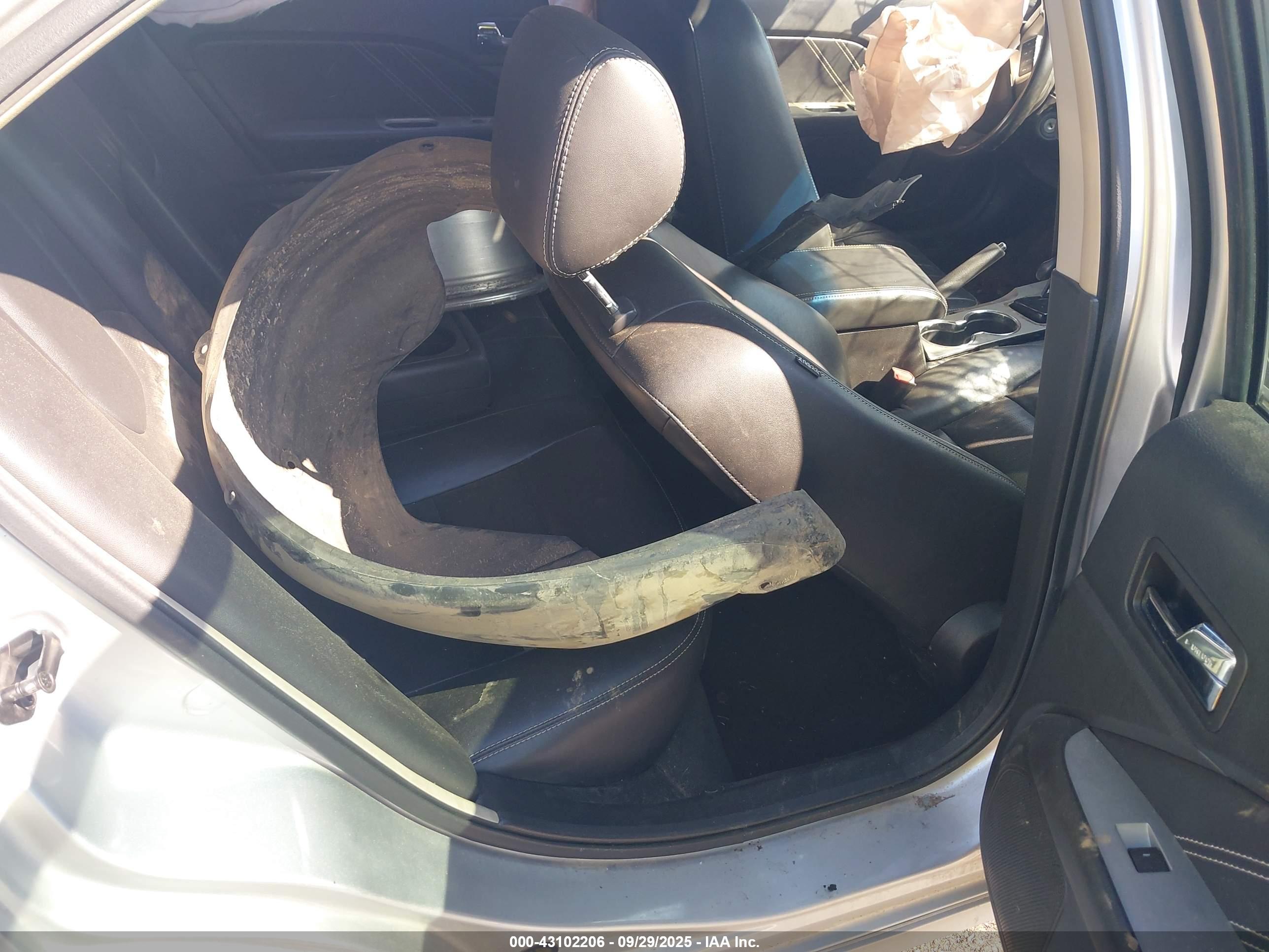 FORD FUSION image 8