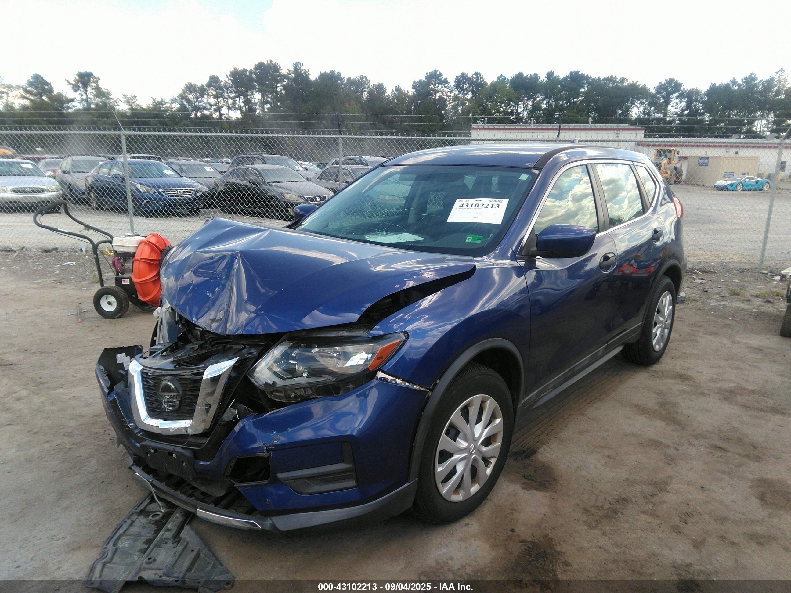 NISSAN ROGUE image 2