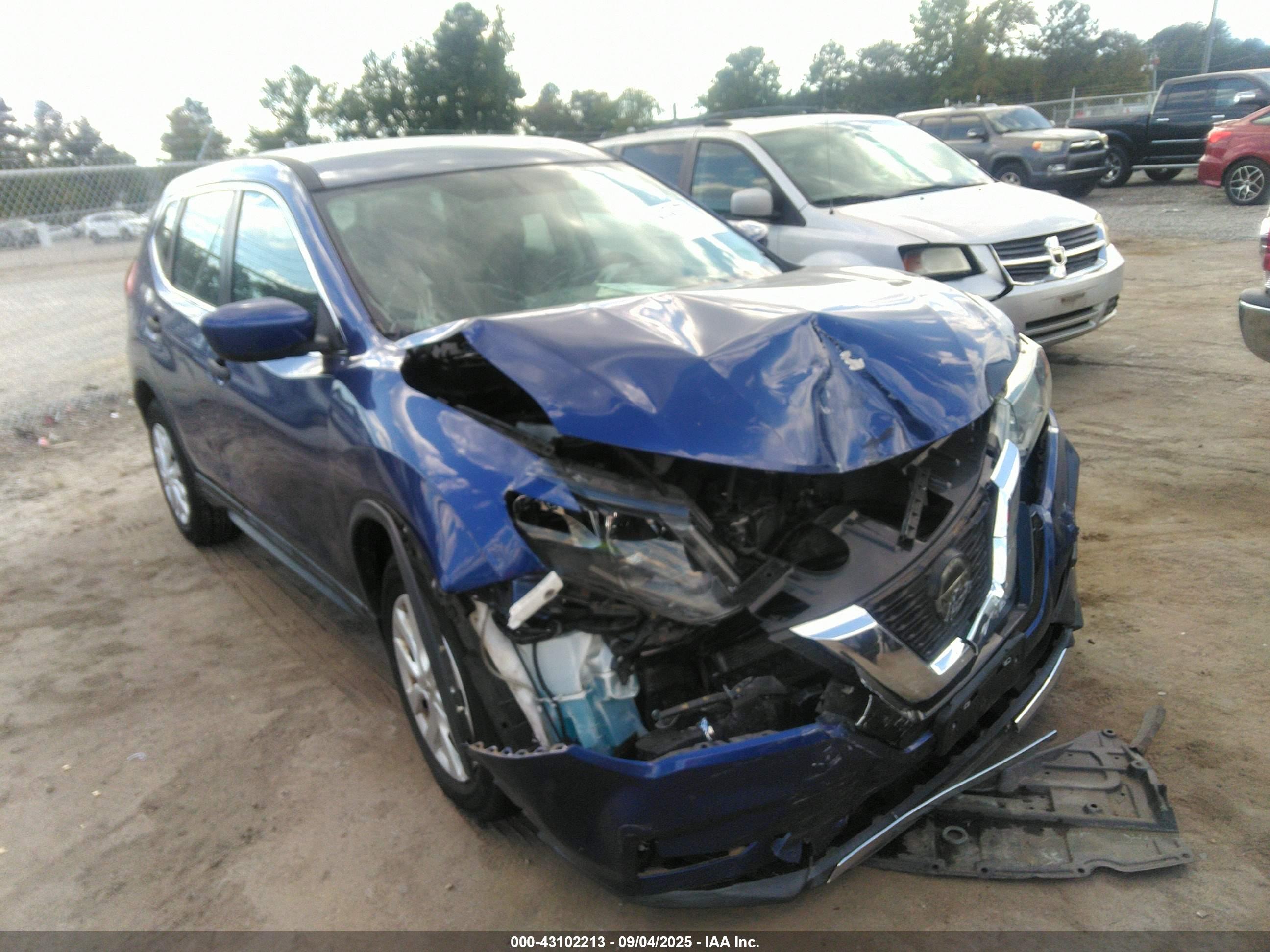 NISSAN ROGUE image 6