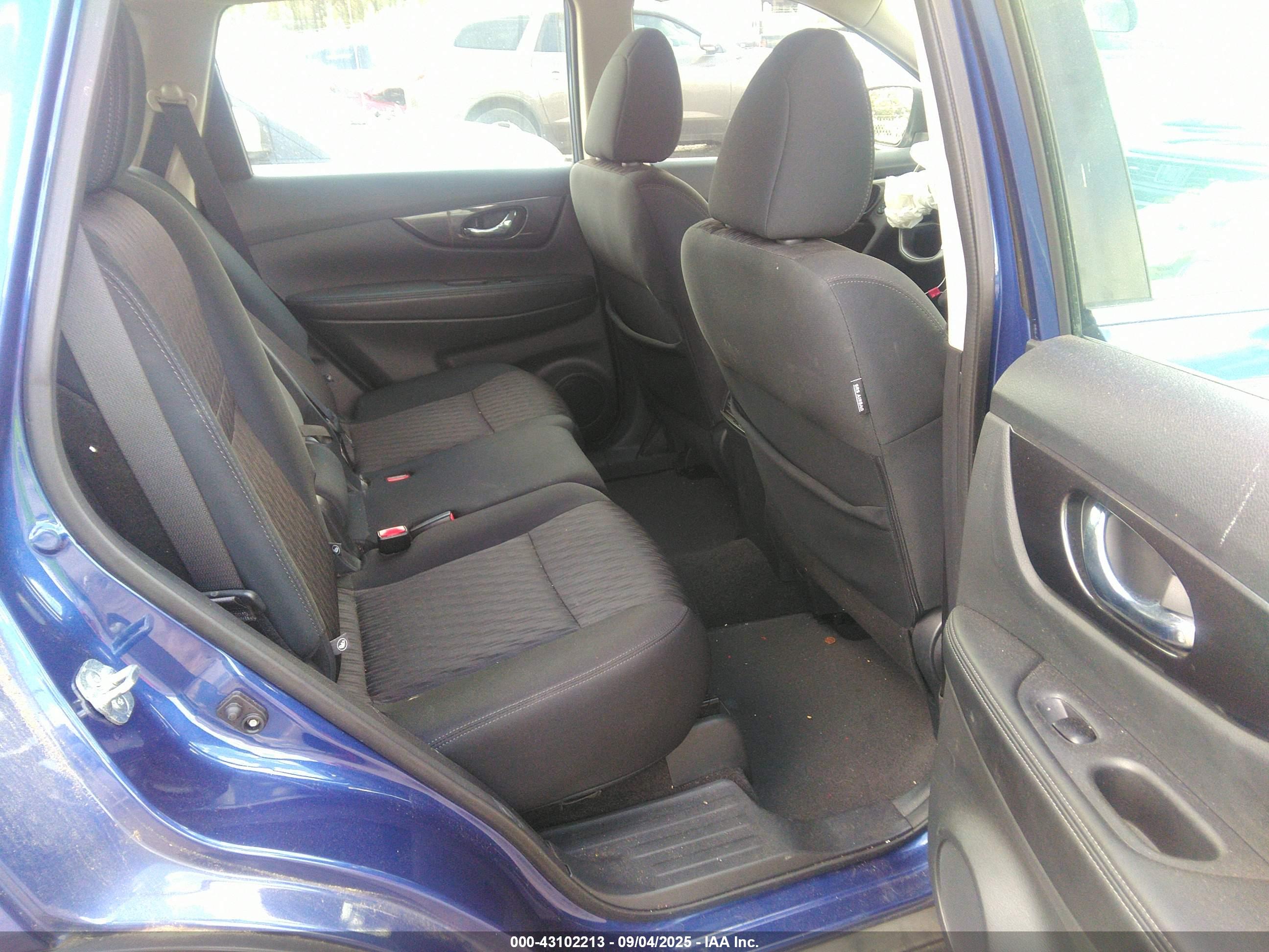 NISSAN ROGUE image 8