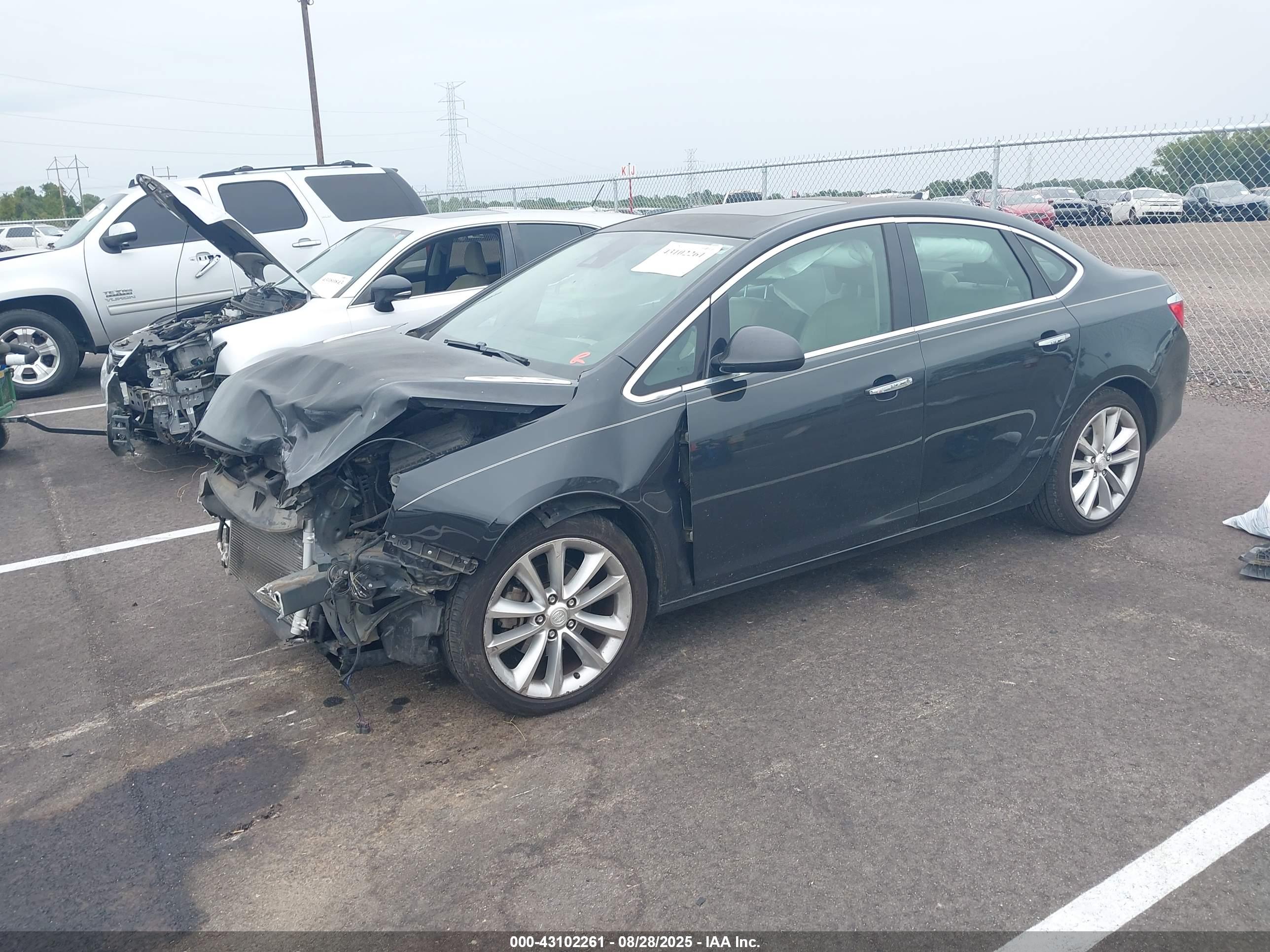 BUICK VERANO image 2