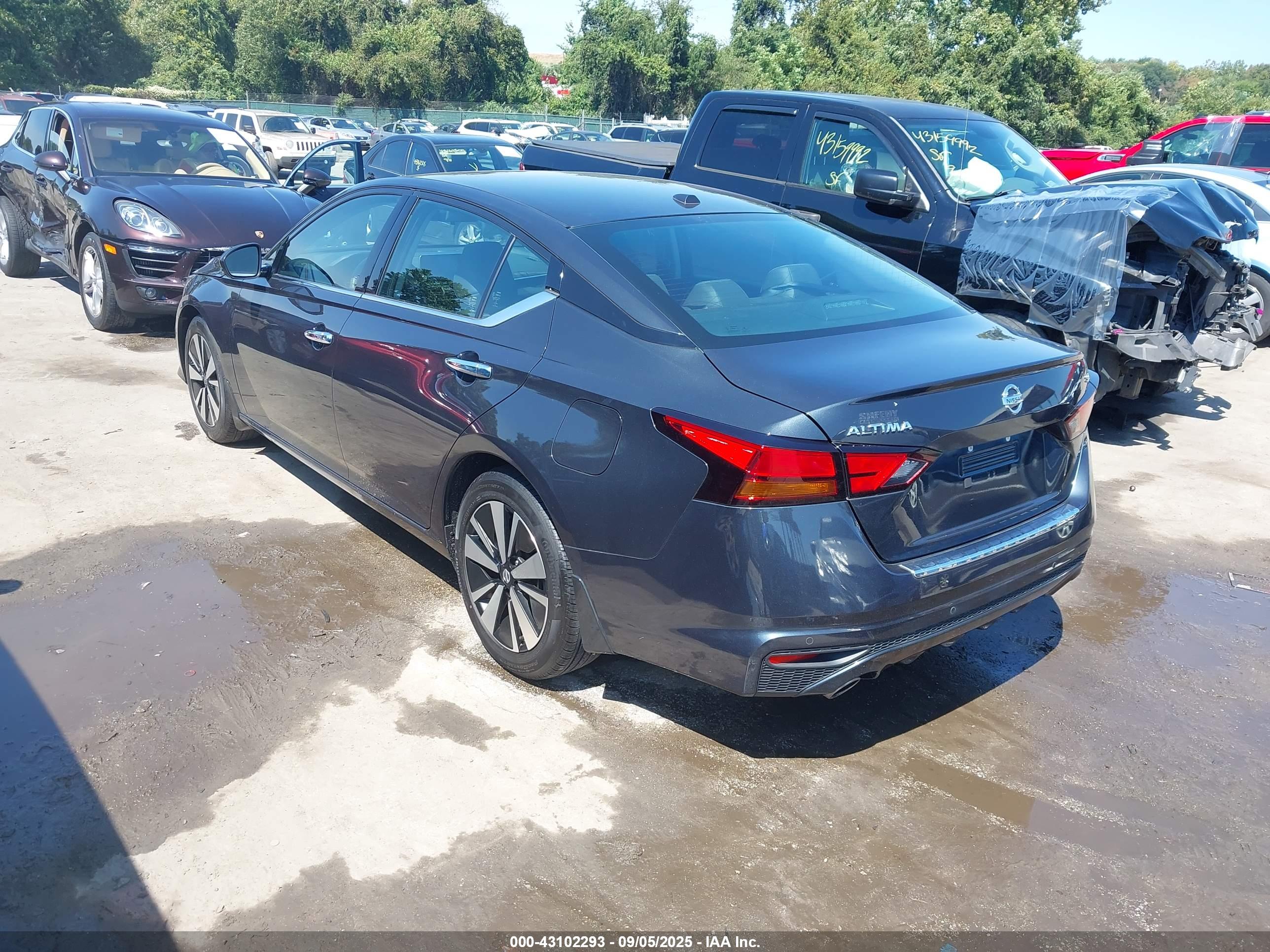 NISSAN ALTIMA image 3