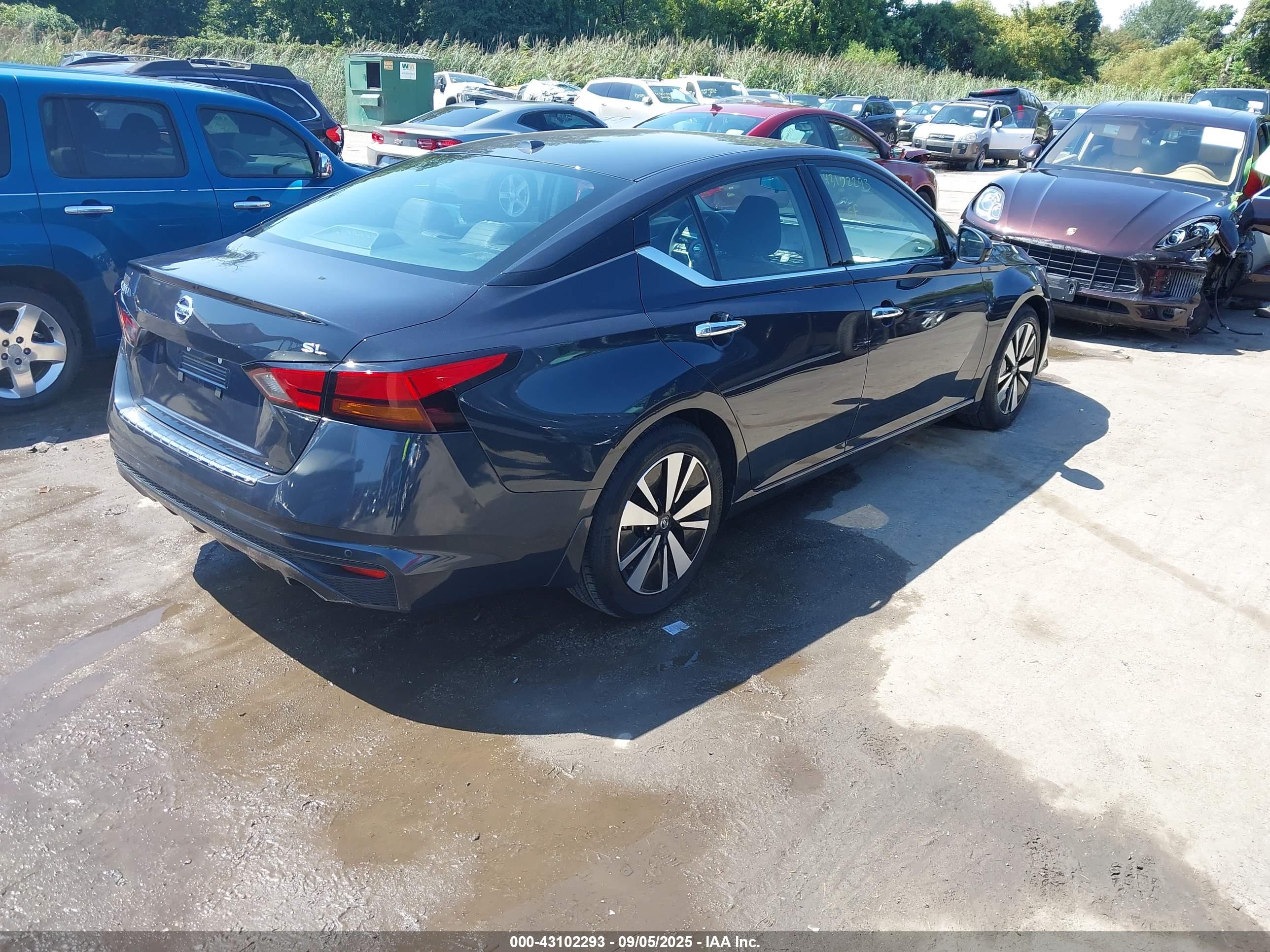 NISSAN ALTIMA image 4