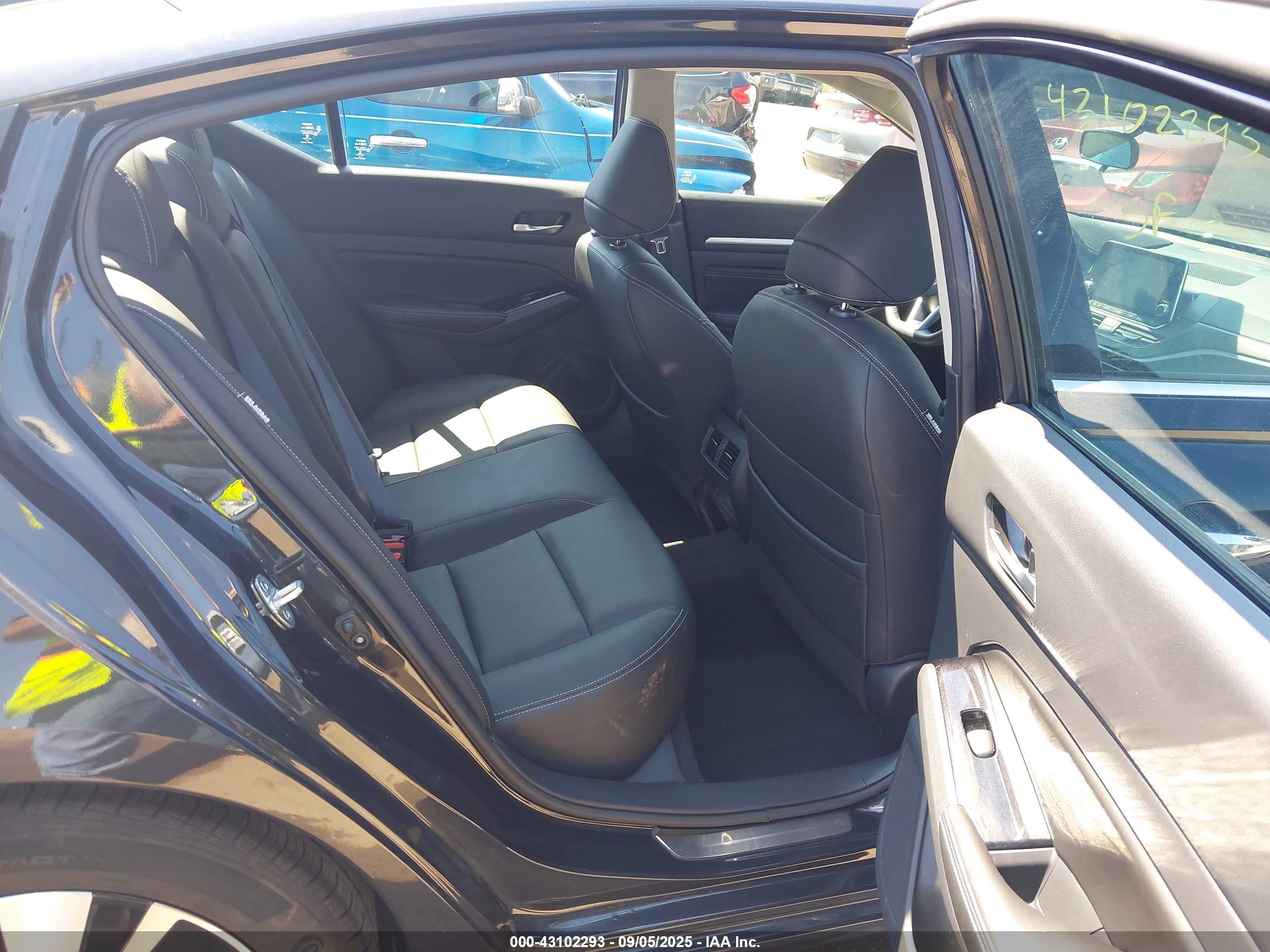 NISSAN ALTIMA image 8