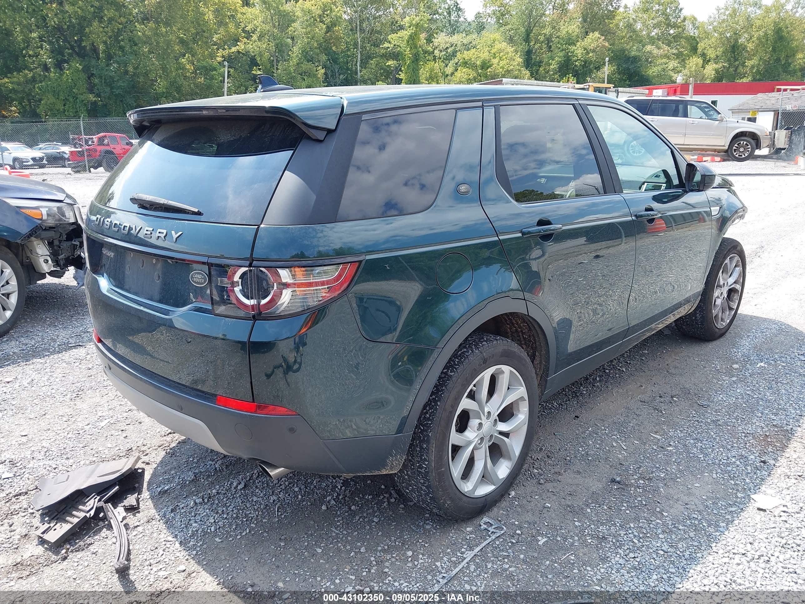 LAND ROVER image 4