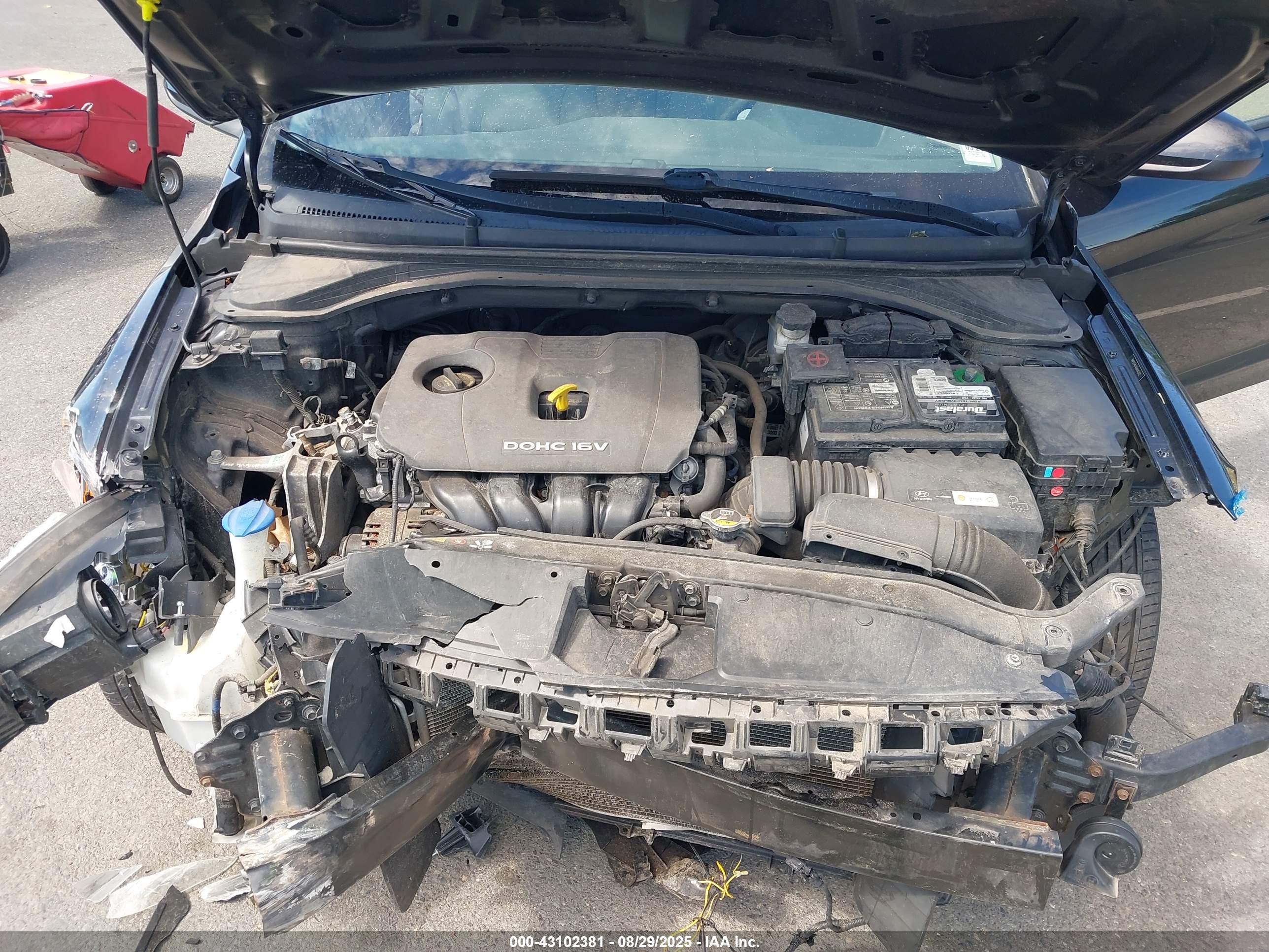 HYUNDAI ELANTRA image 10