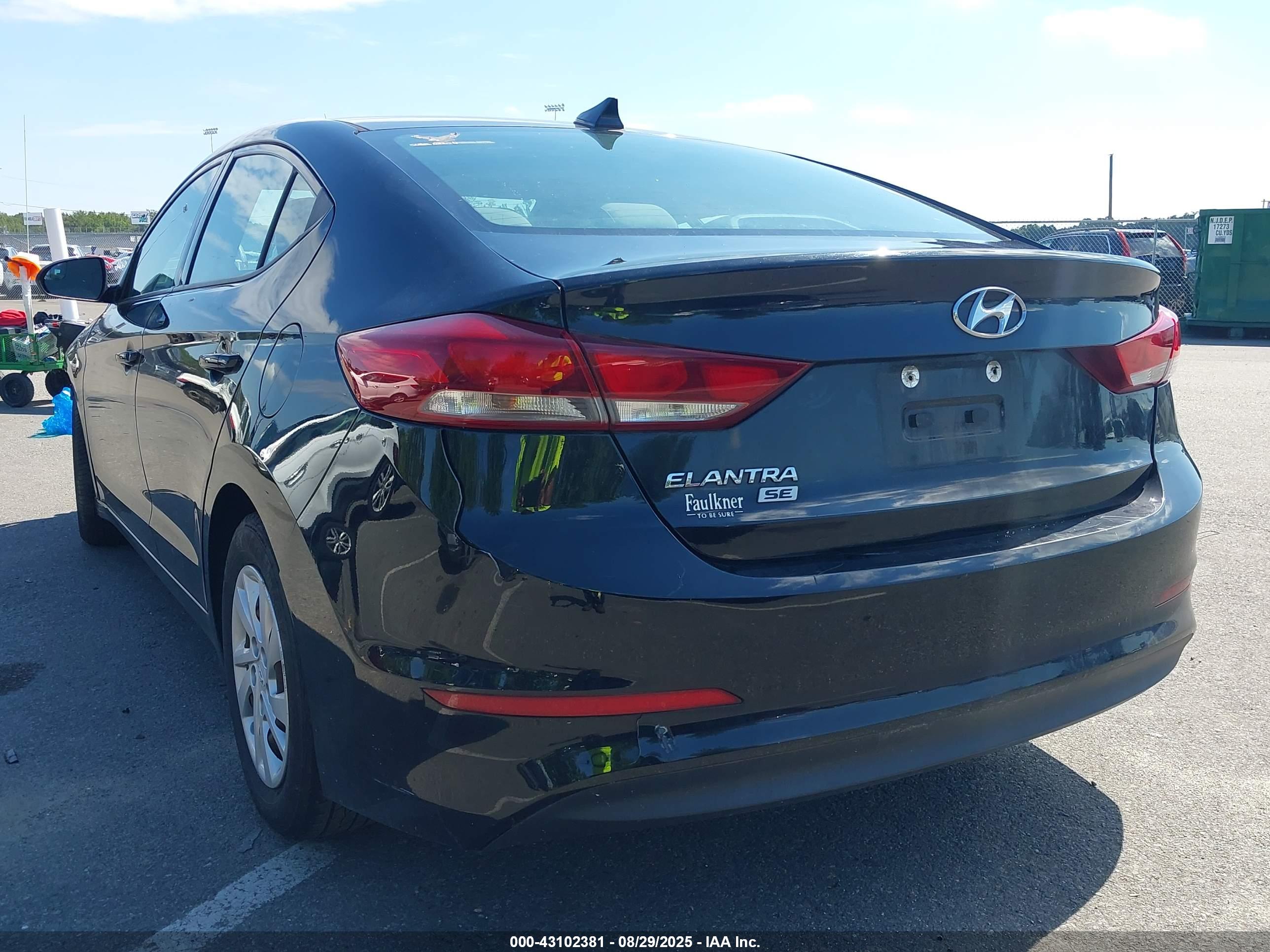 HYUNDAI ELANTRA image 3