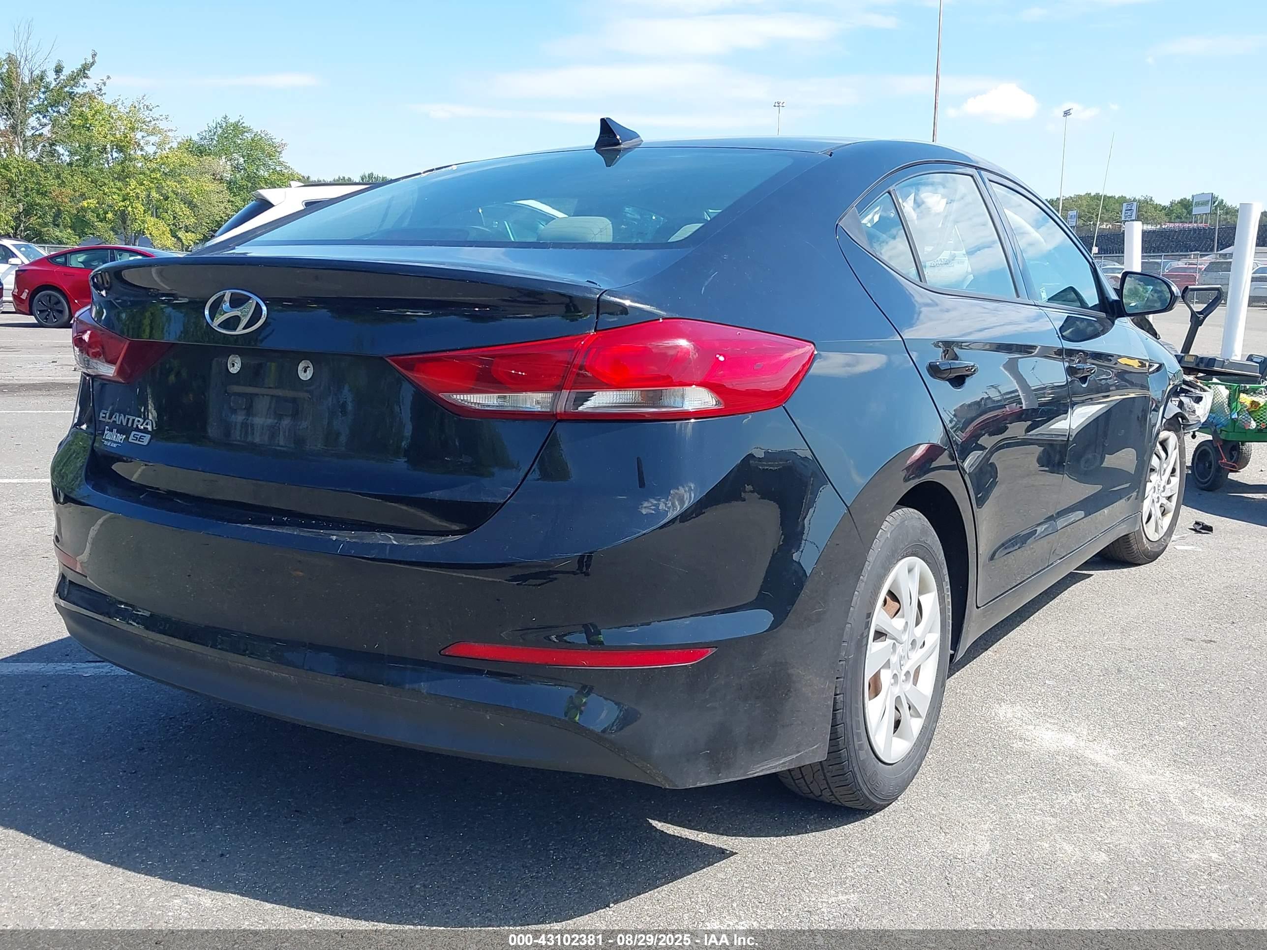 HYUNDAI ELANTRA image 4
