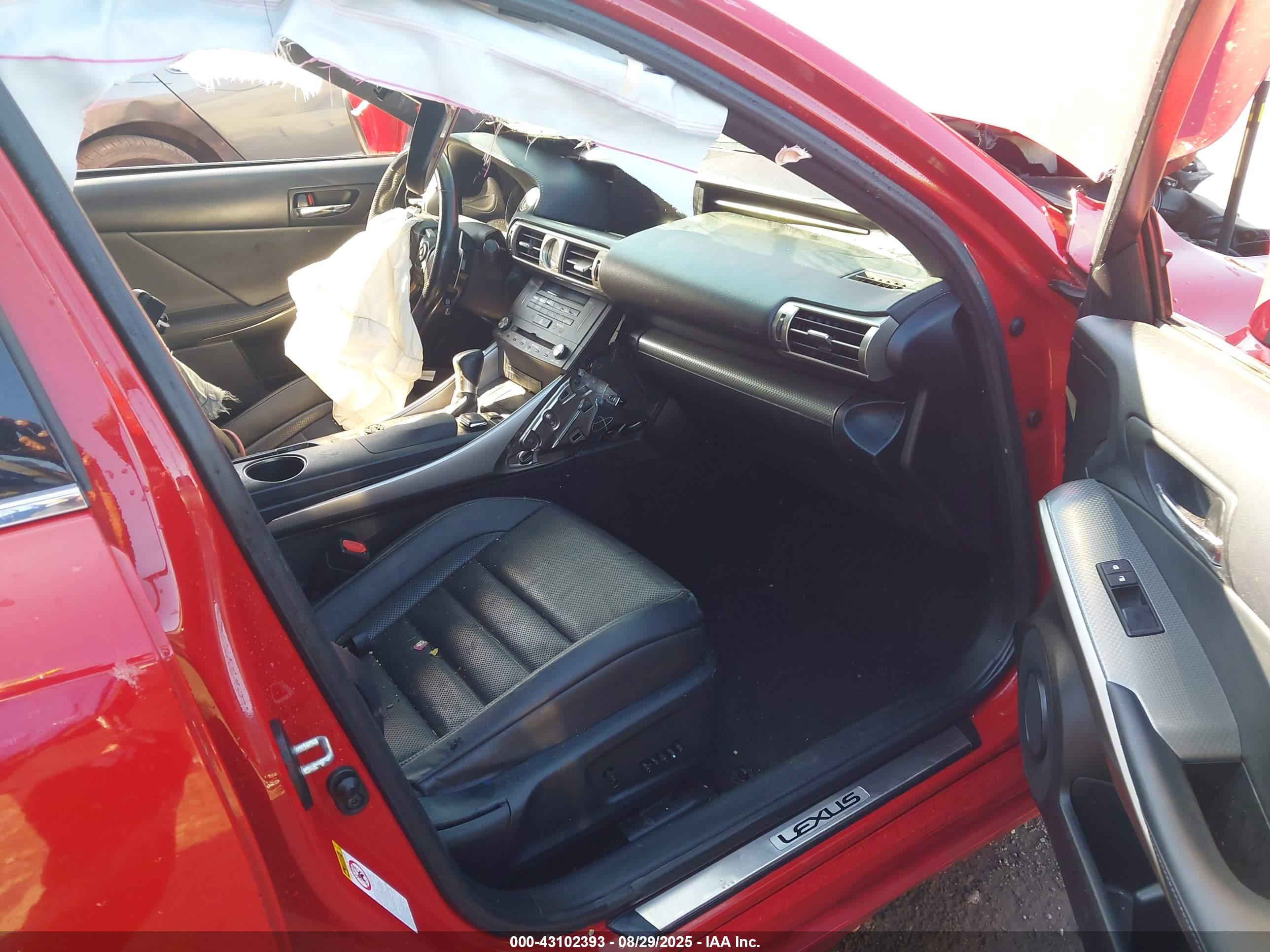 LEXUS IS image 5
