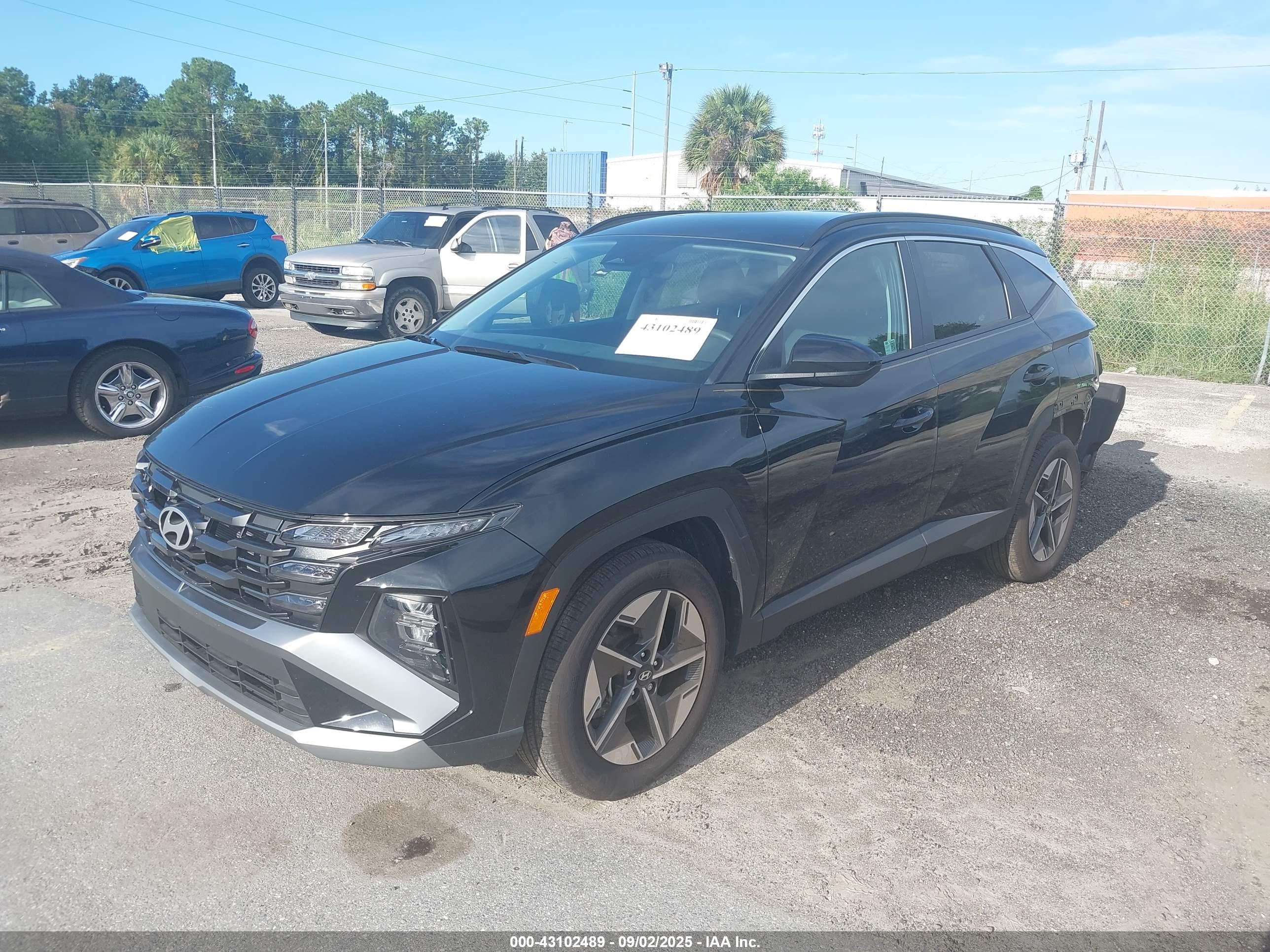 HYUNDAI TUCSON image 2