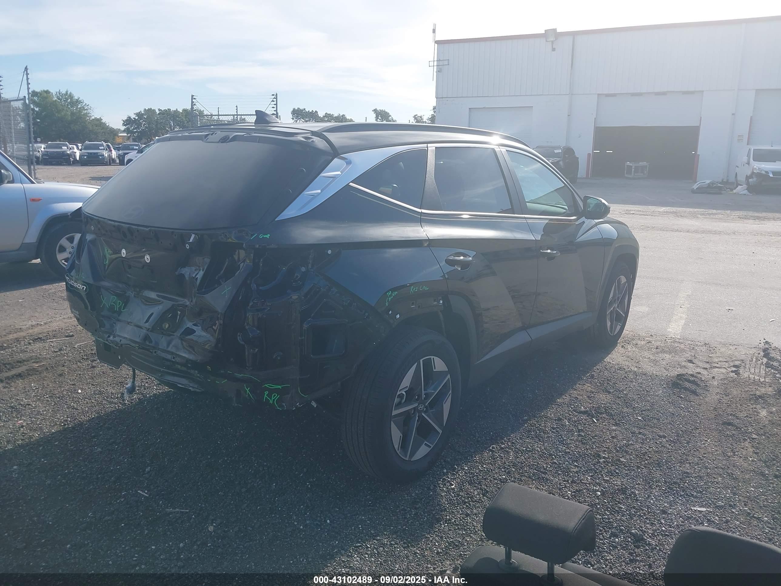 HYUNDAI TUCSON image 4