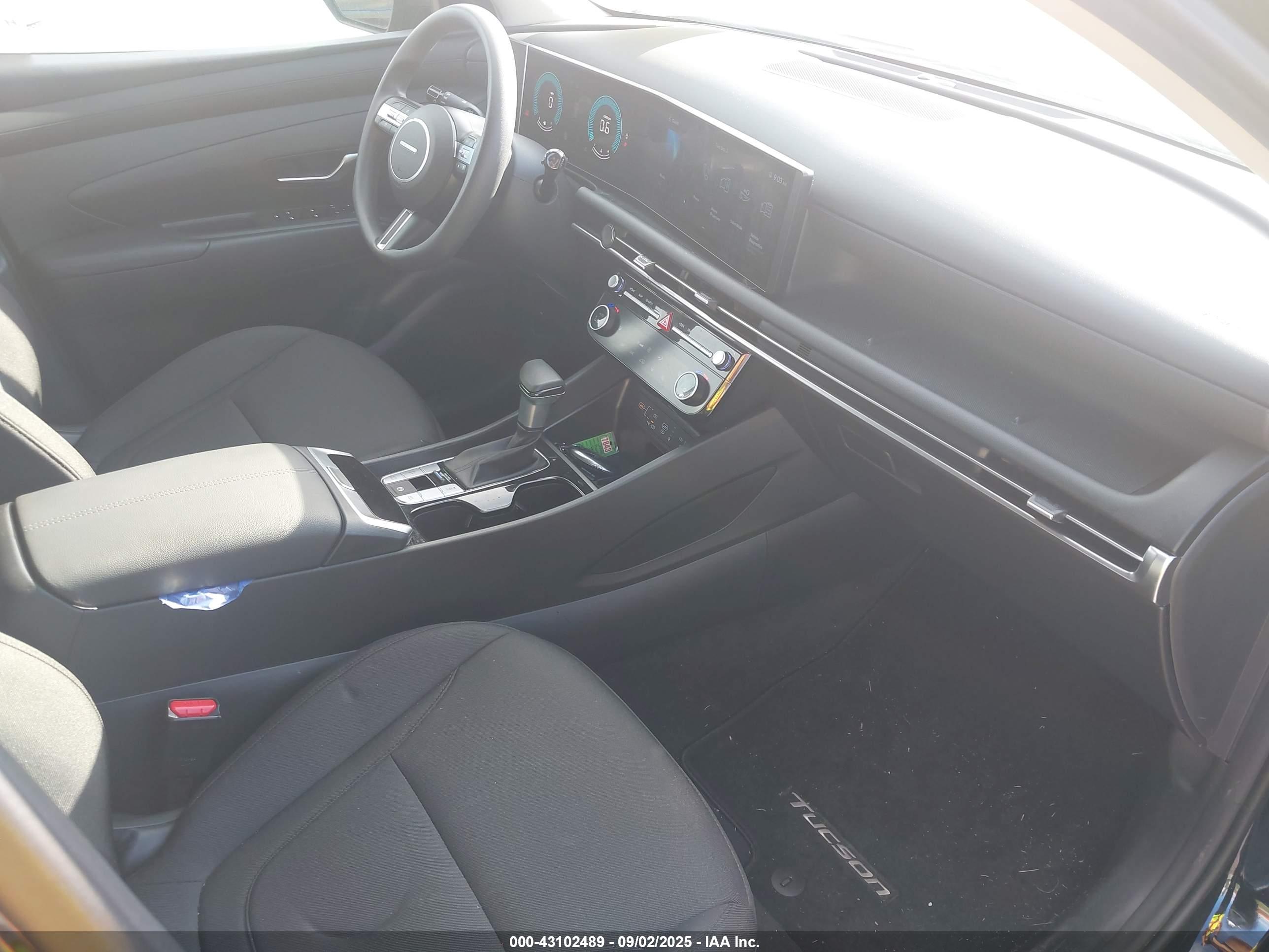 HYUNDAI TUCSON image 5