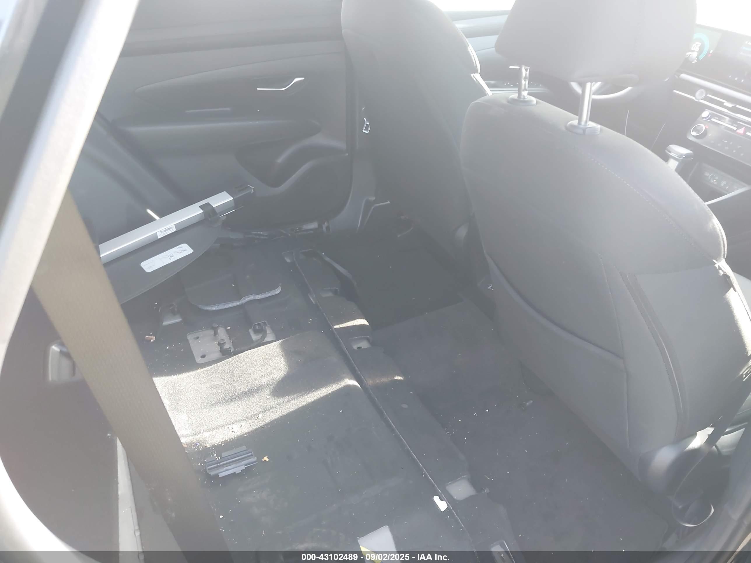 HYUNDAI TUCSON image 8