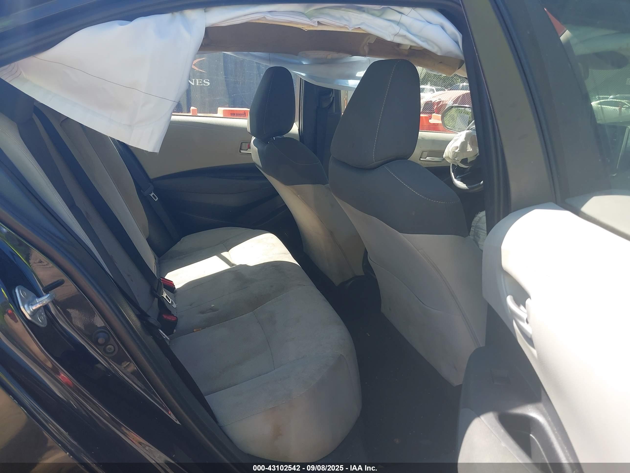 TOYOTA COROLLA image 8
