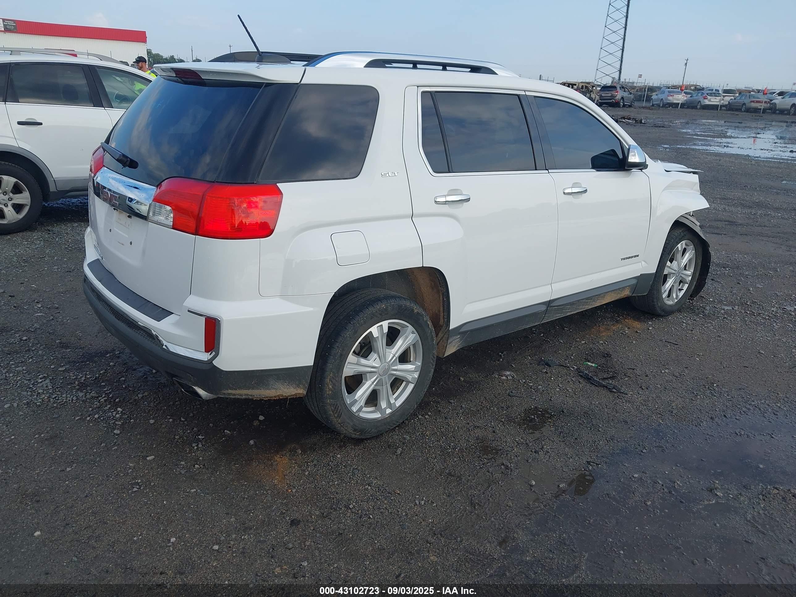 GMC TERRAIN image 4