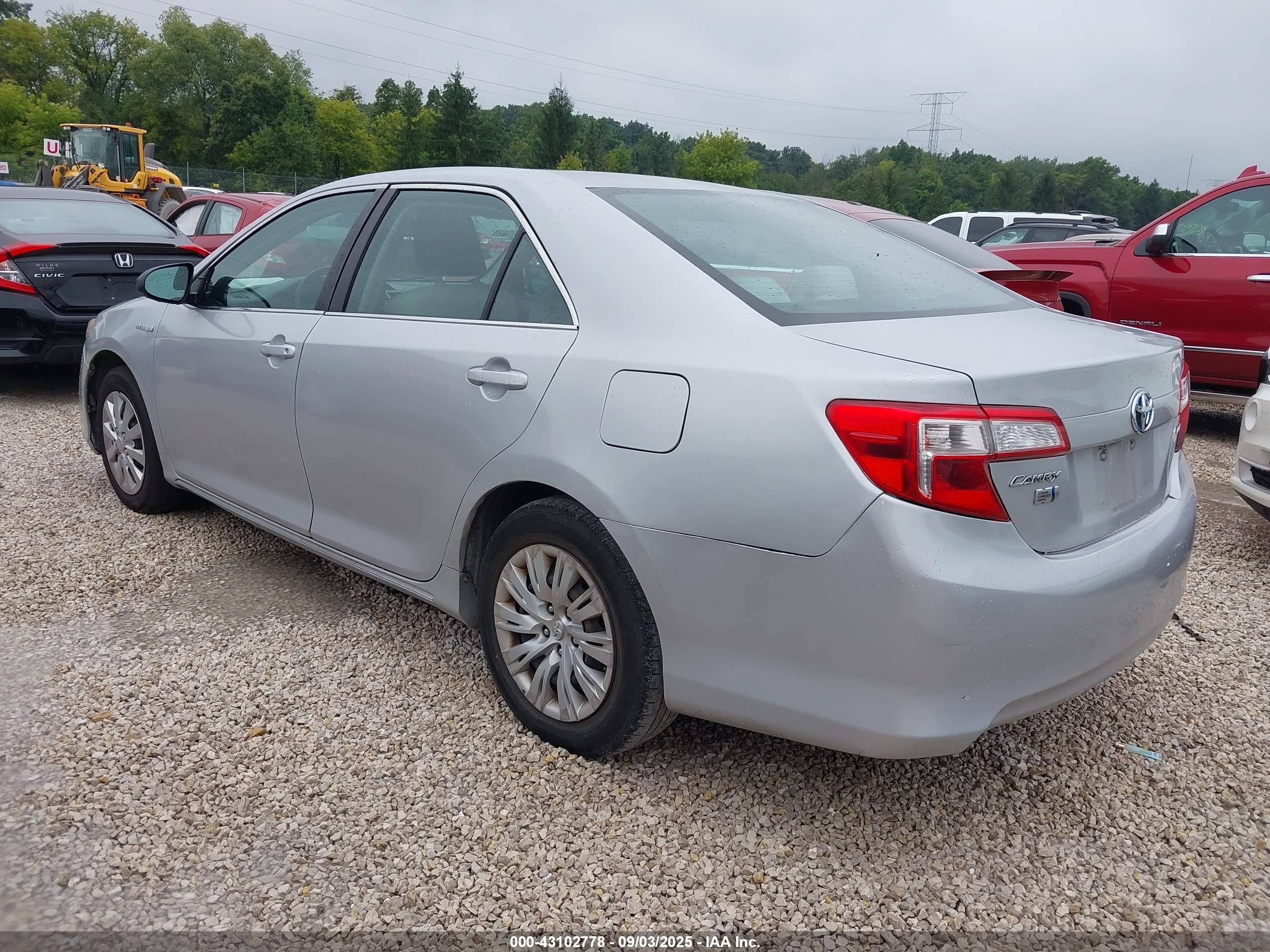 TOYOTA CAMRY image 3