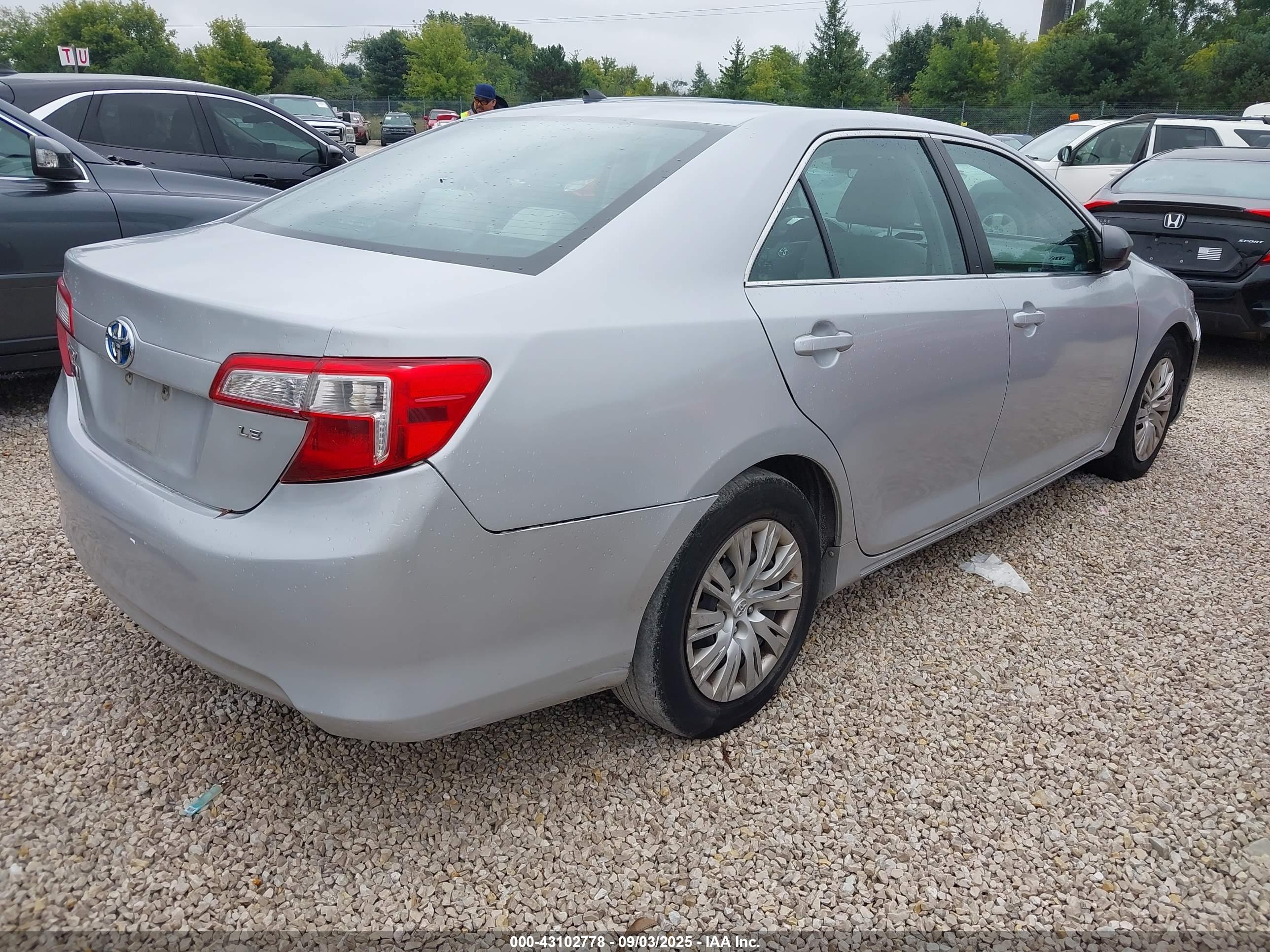 TOYOTA CAMRY image 4