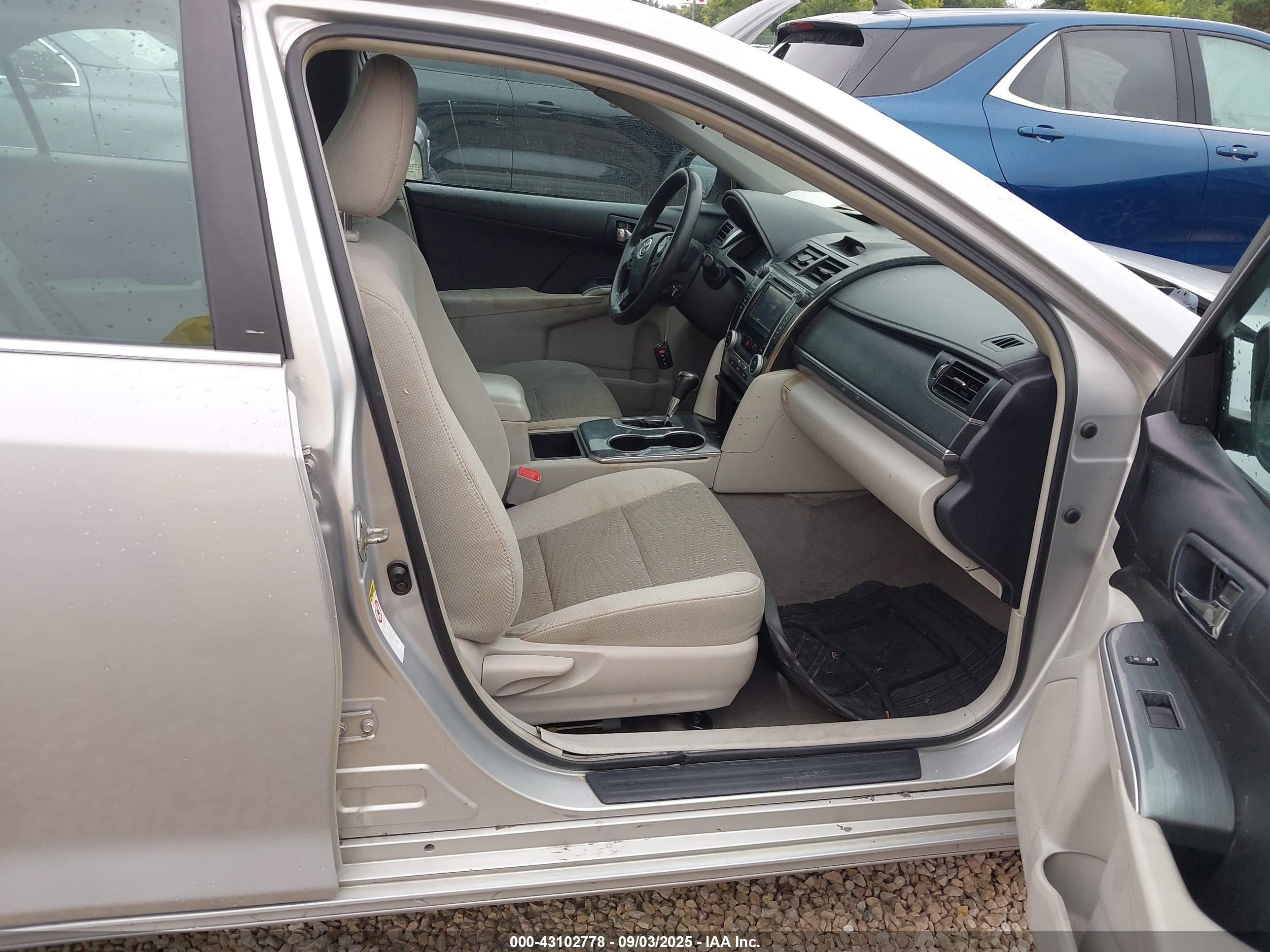TOYOTA CAMRY image 5