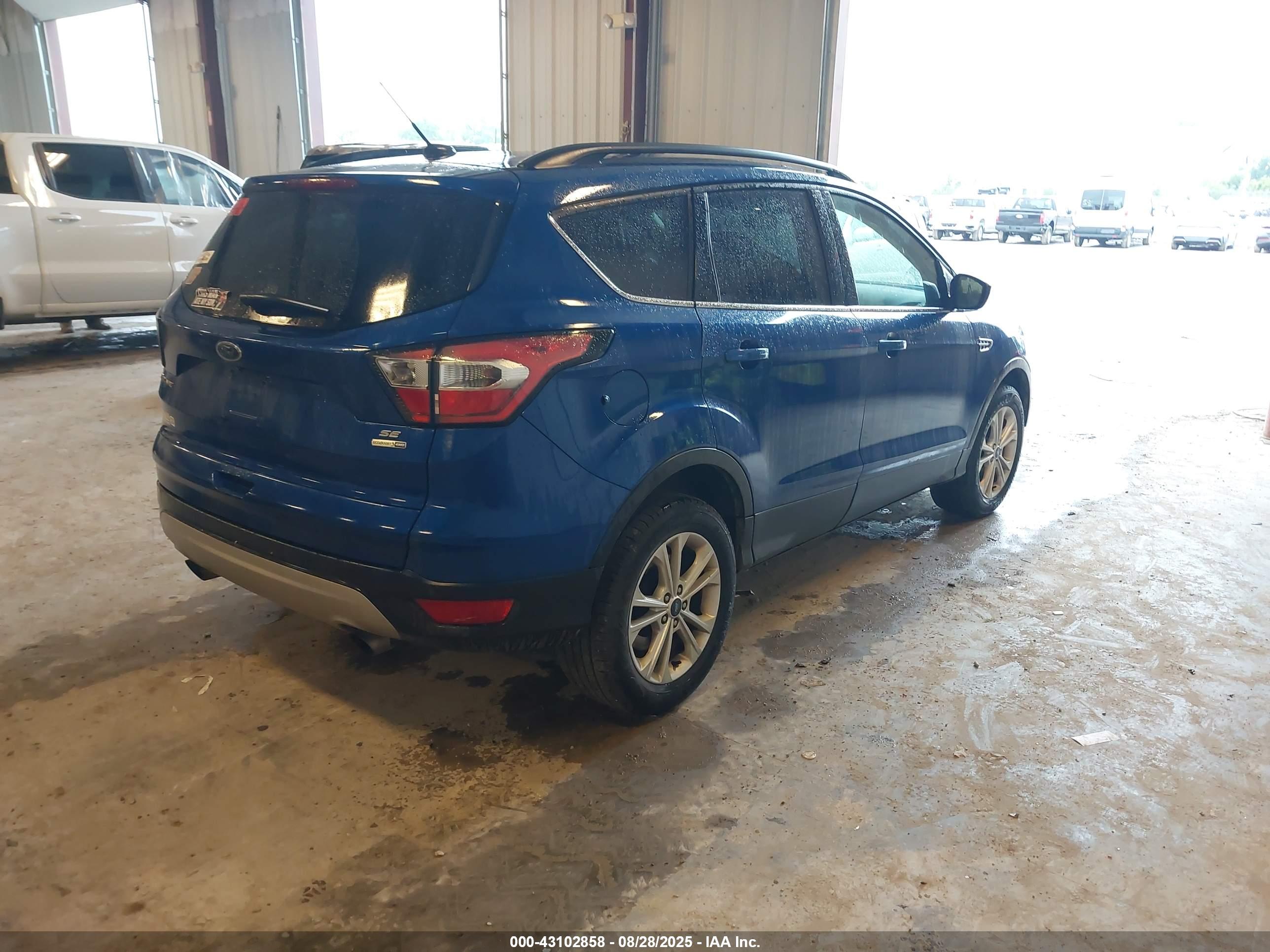 FORD ESCAPE image 4