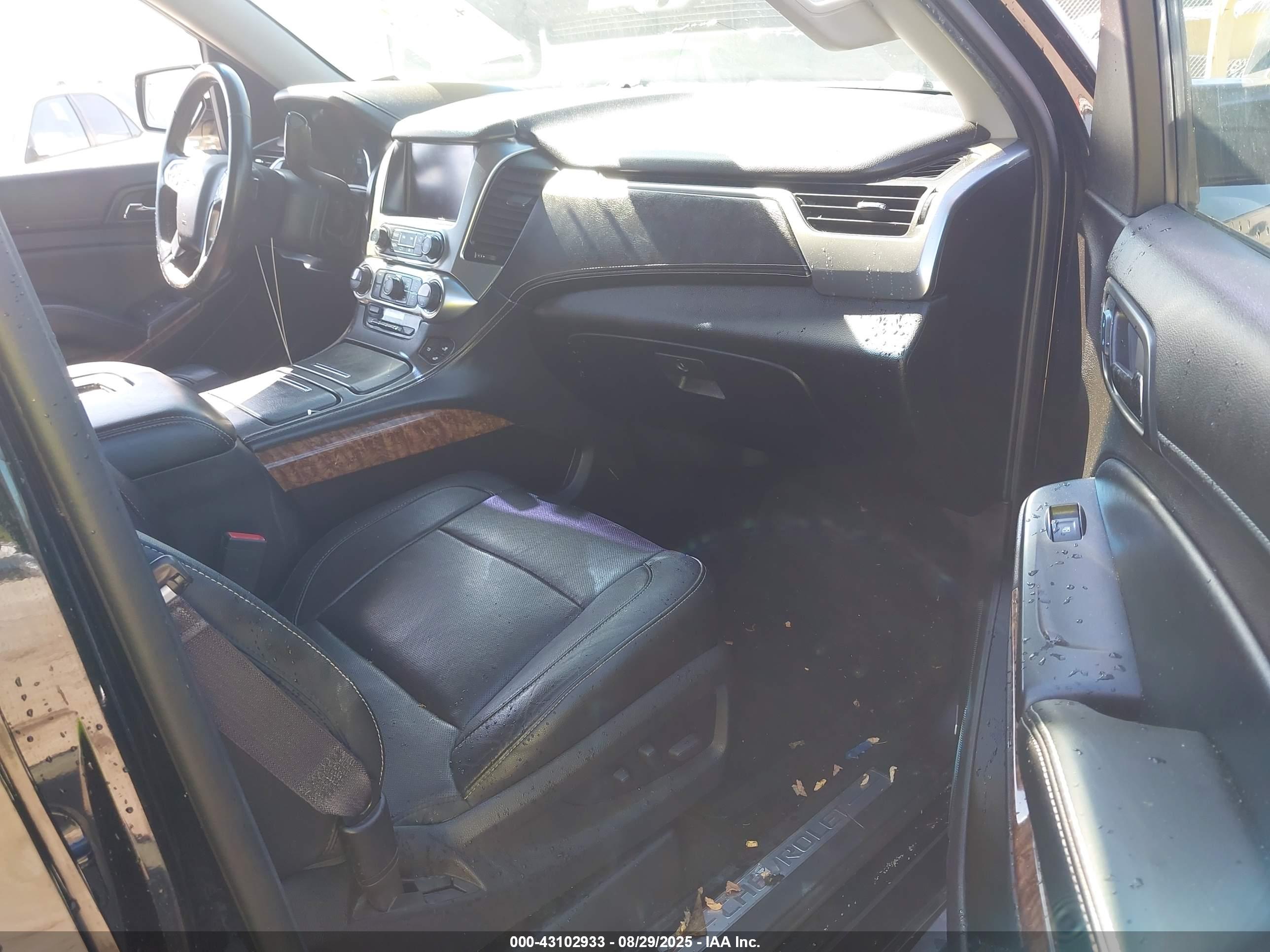 CHEVROLET TAHOE image 5