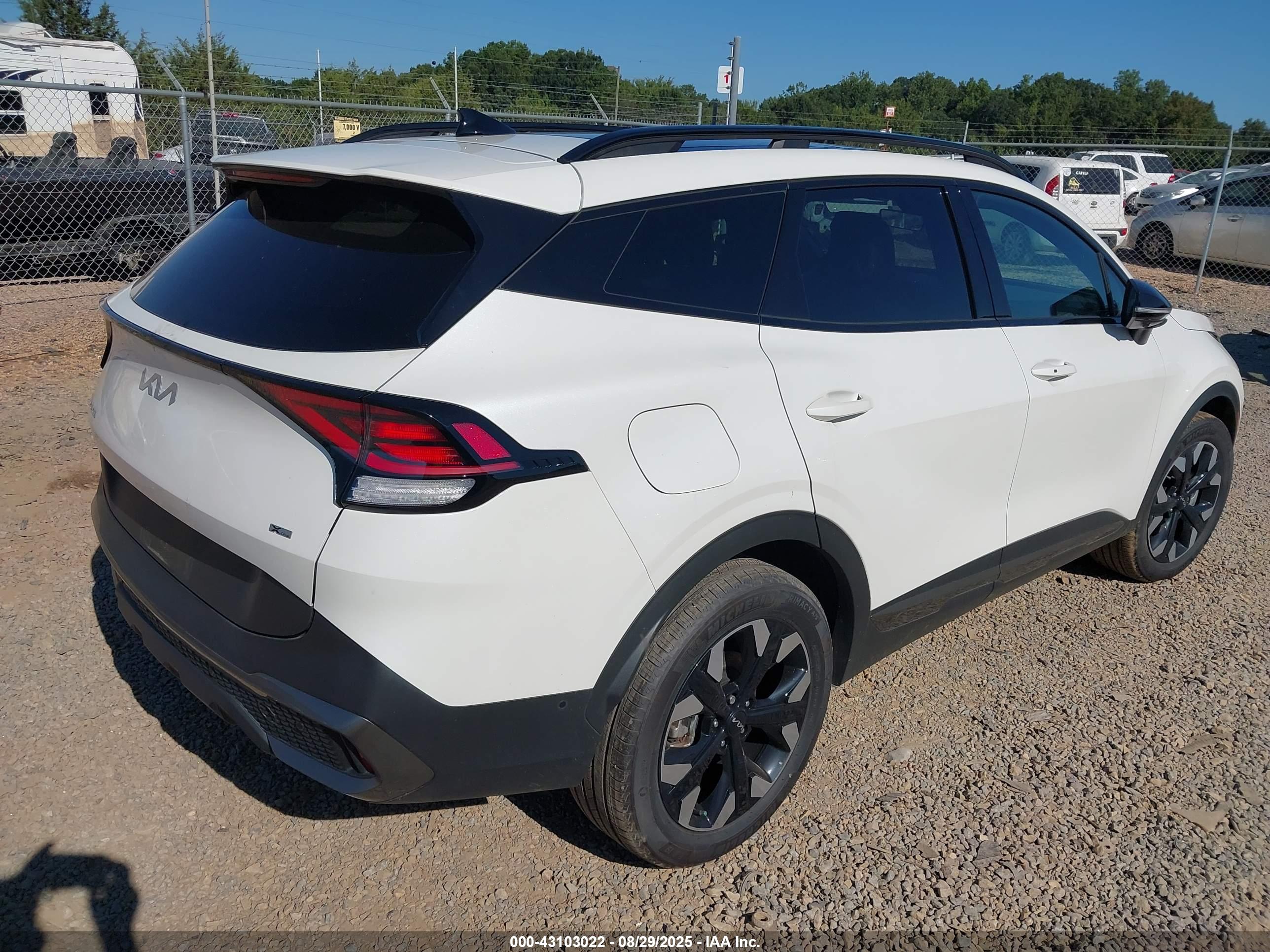 KIA SPORTAGE image 4