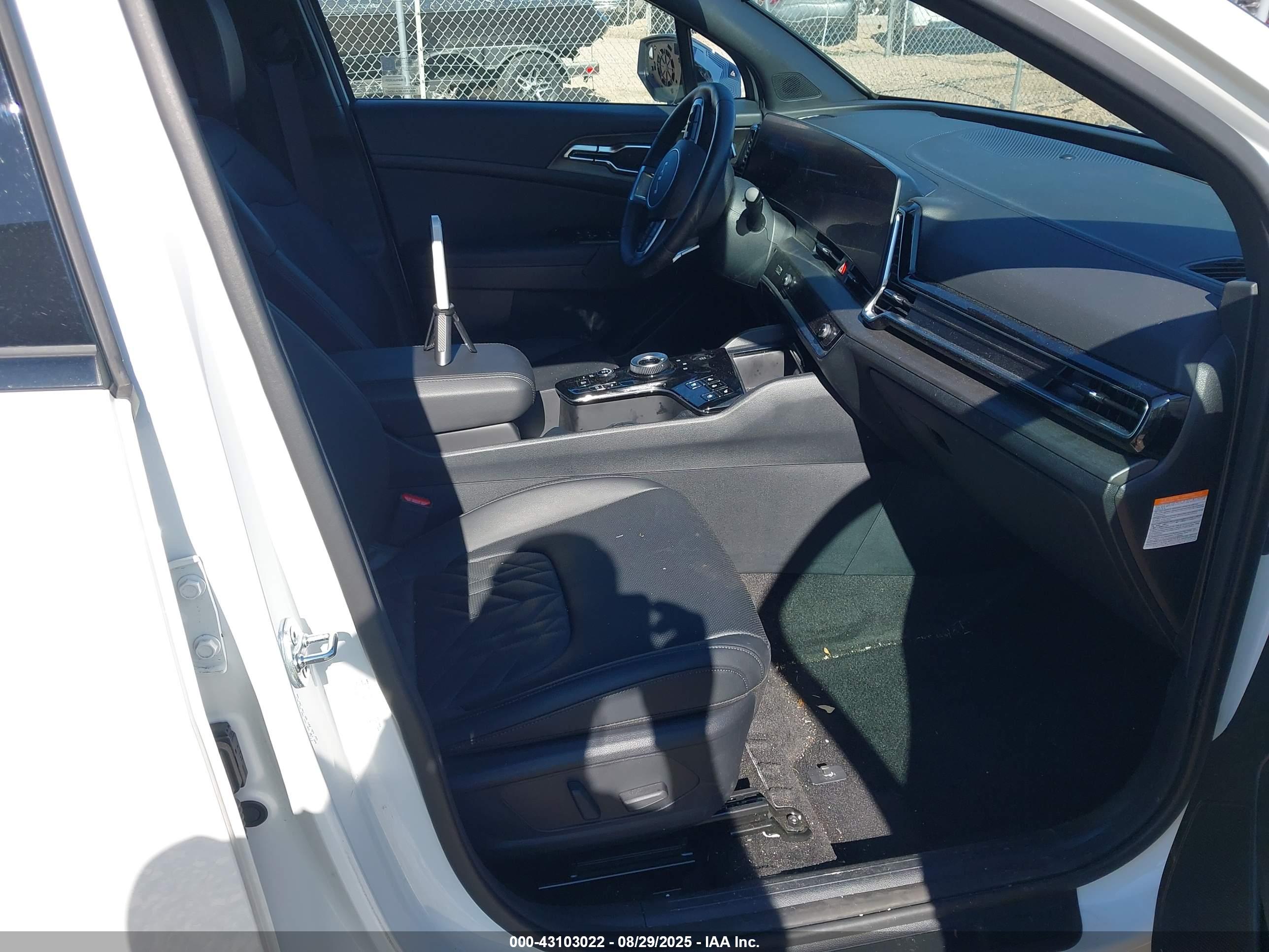 KIA SPORTAGE image 5