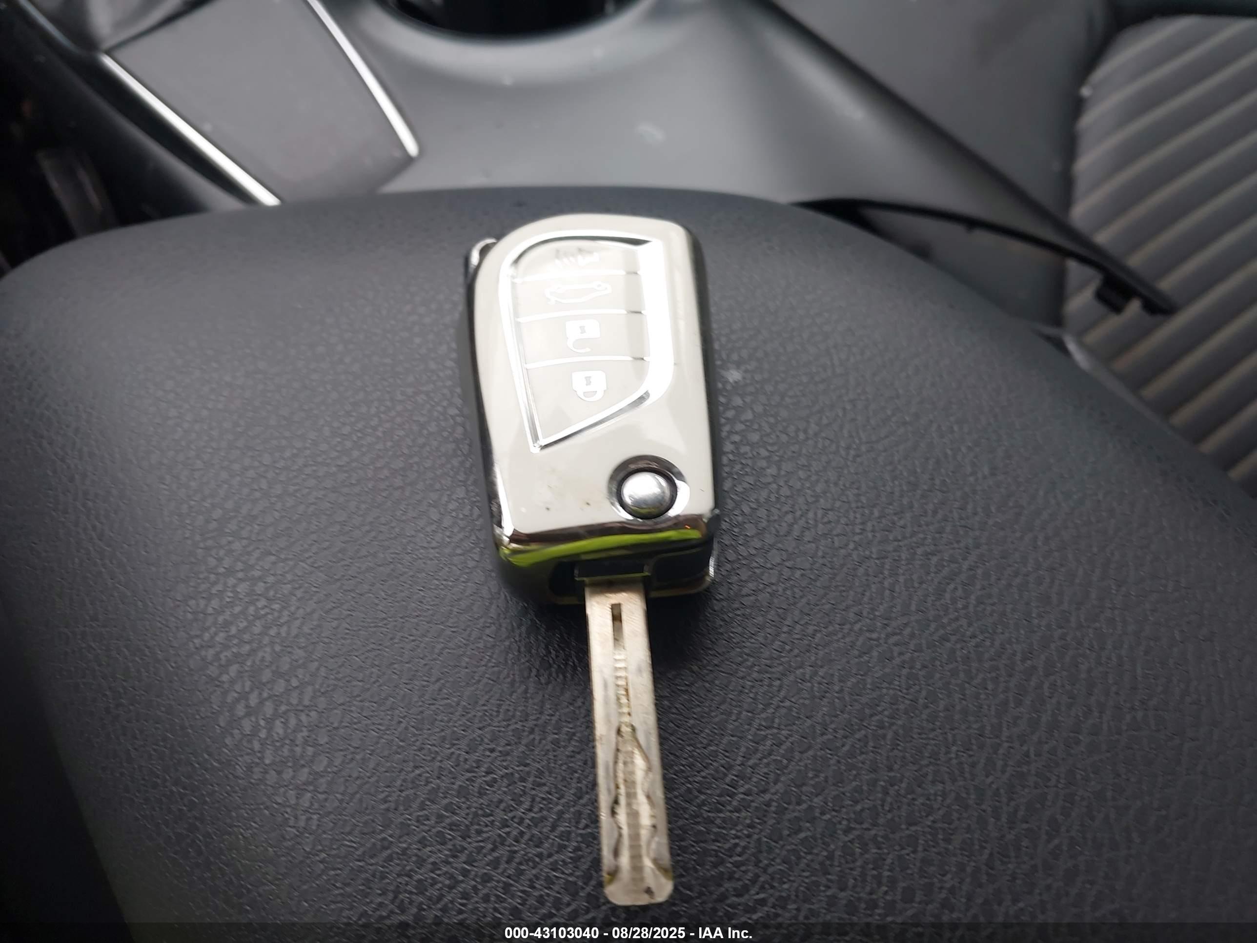 TOYOTA CAMRY image 11