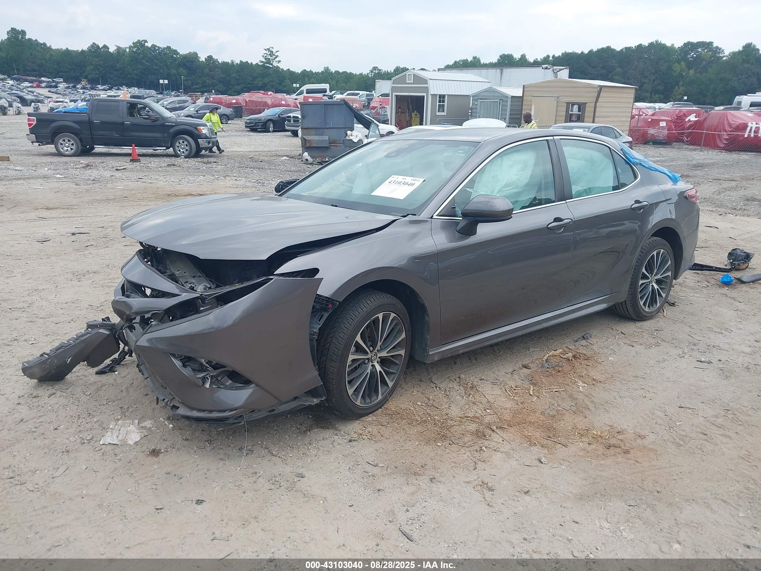 TOYOTA CAMRY image 2