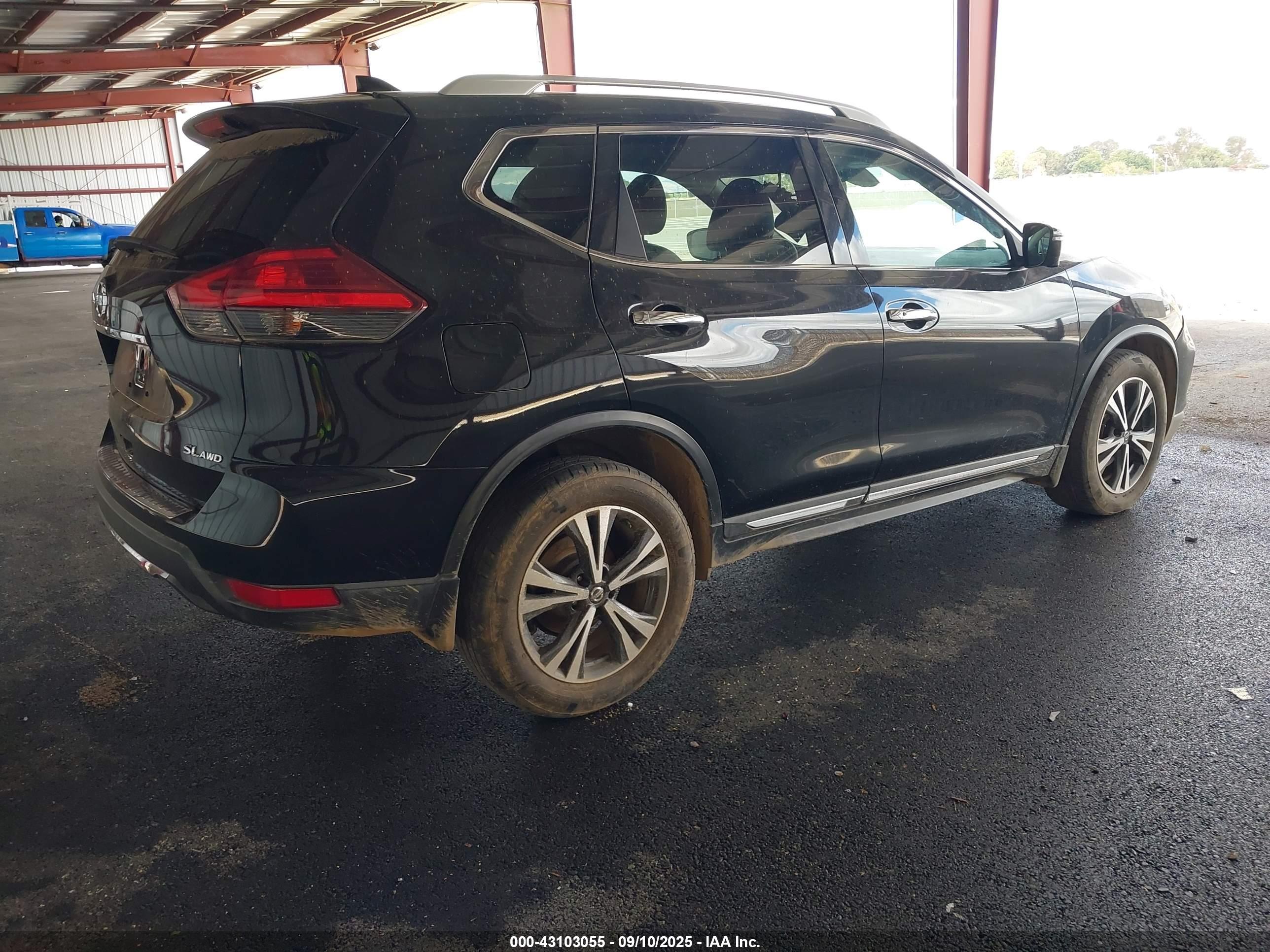 NISSAN ROGUE image 4