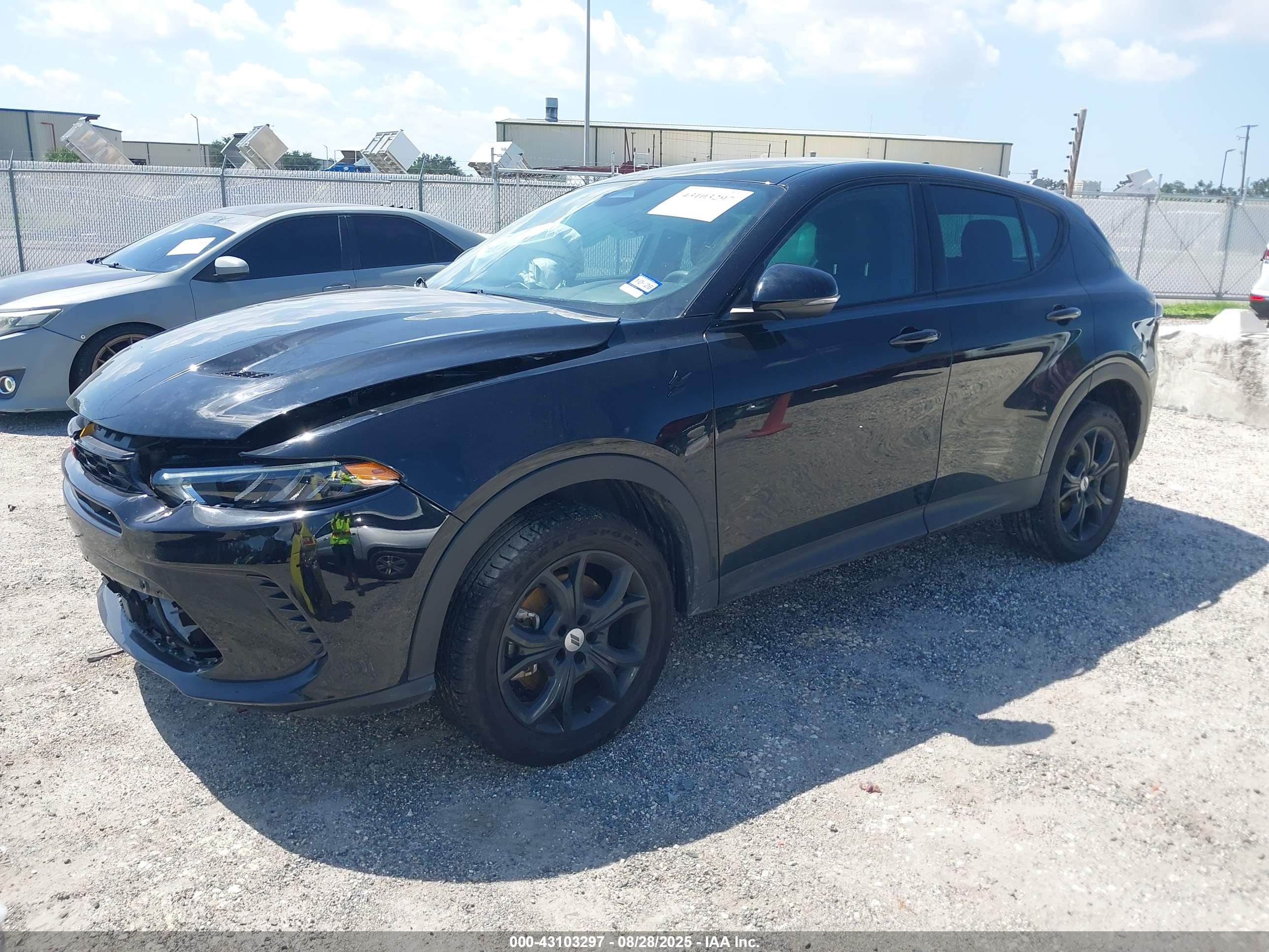 DODGE HORNET image 2