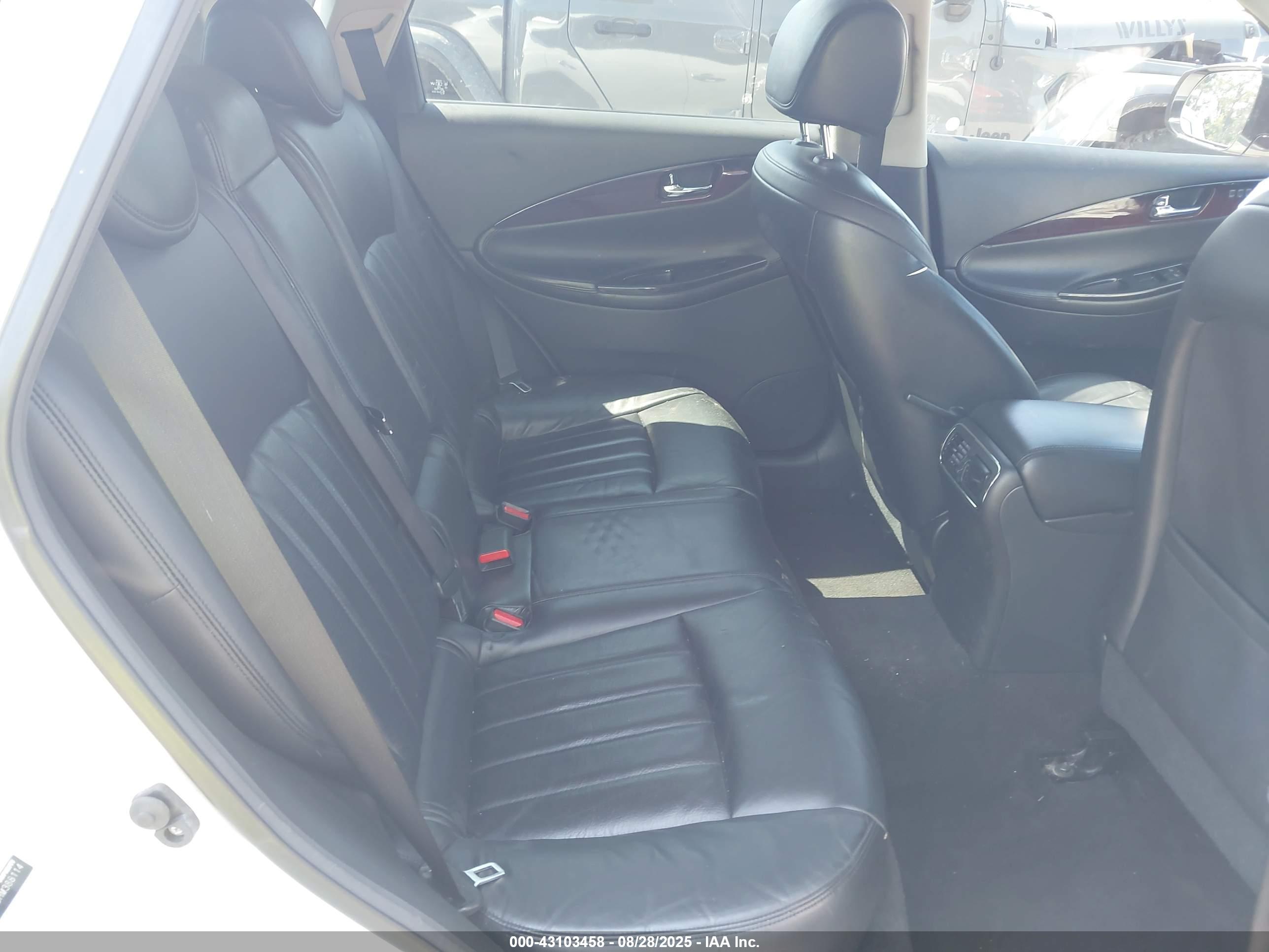 INFINITI QX50 image 8
