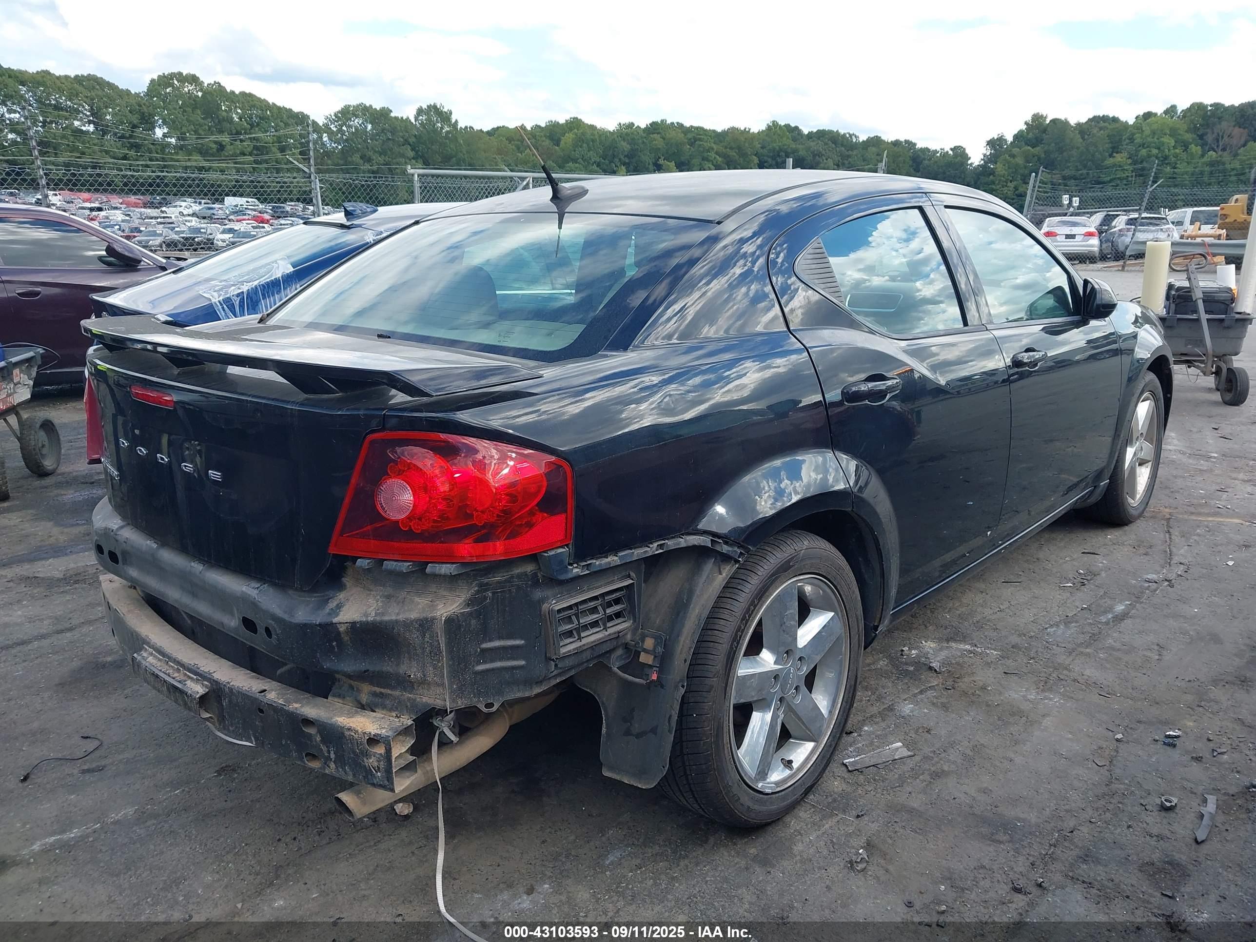 DODGE AVENGER image 4