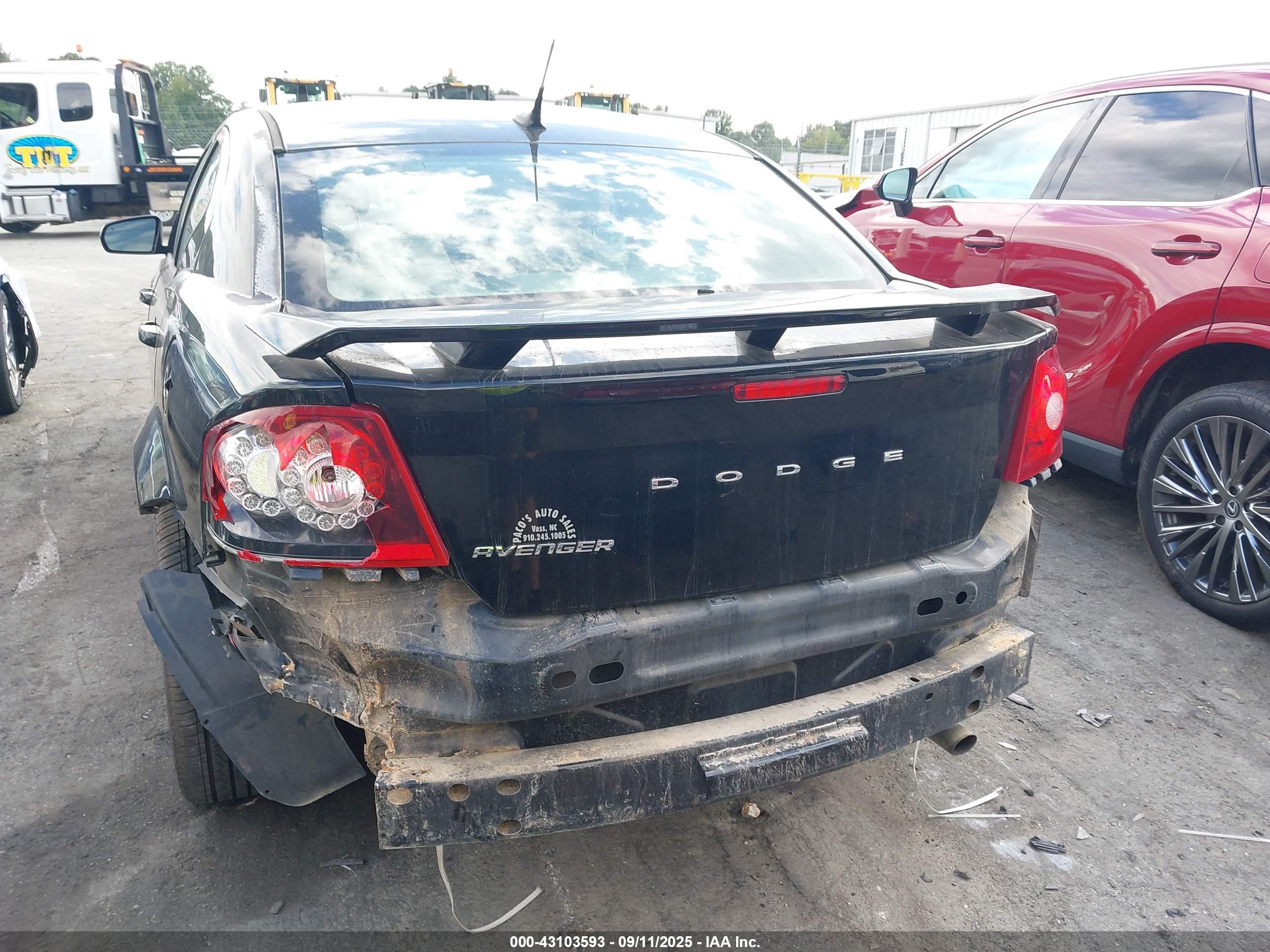 DODGE AVENGER image 6