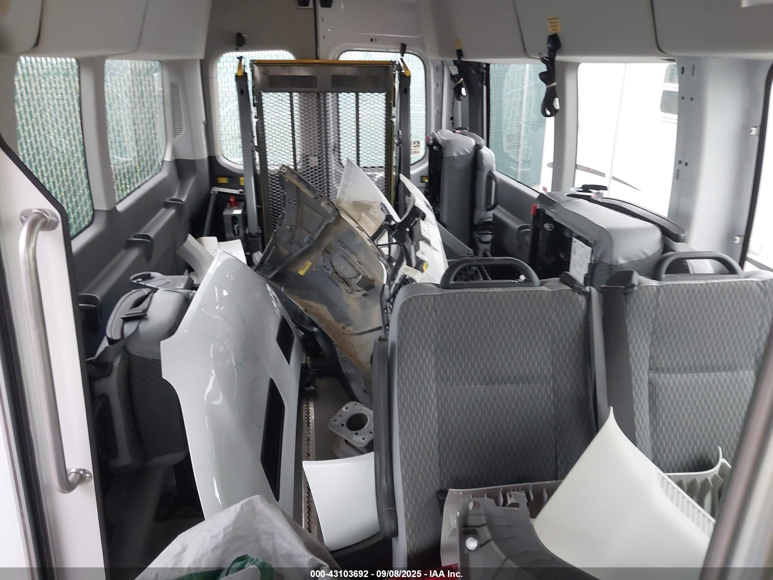 FORD TRANSIT-350 image 8