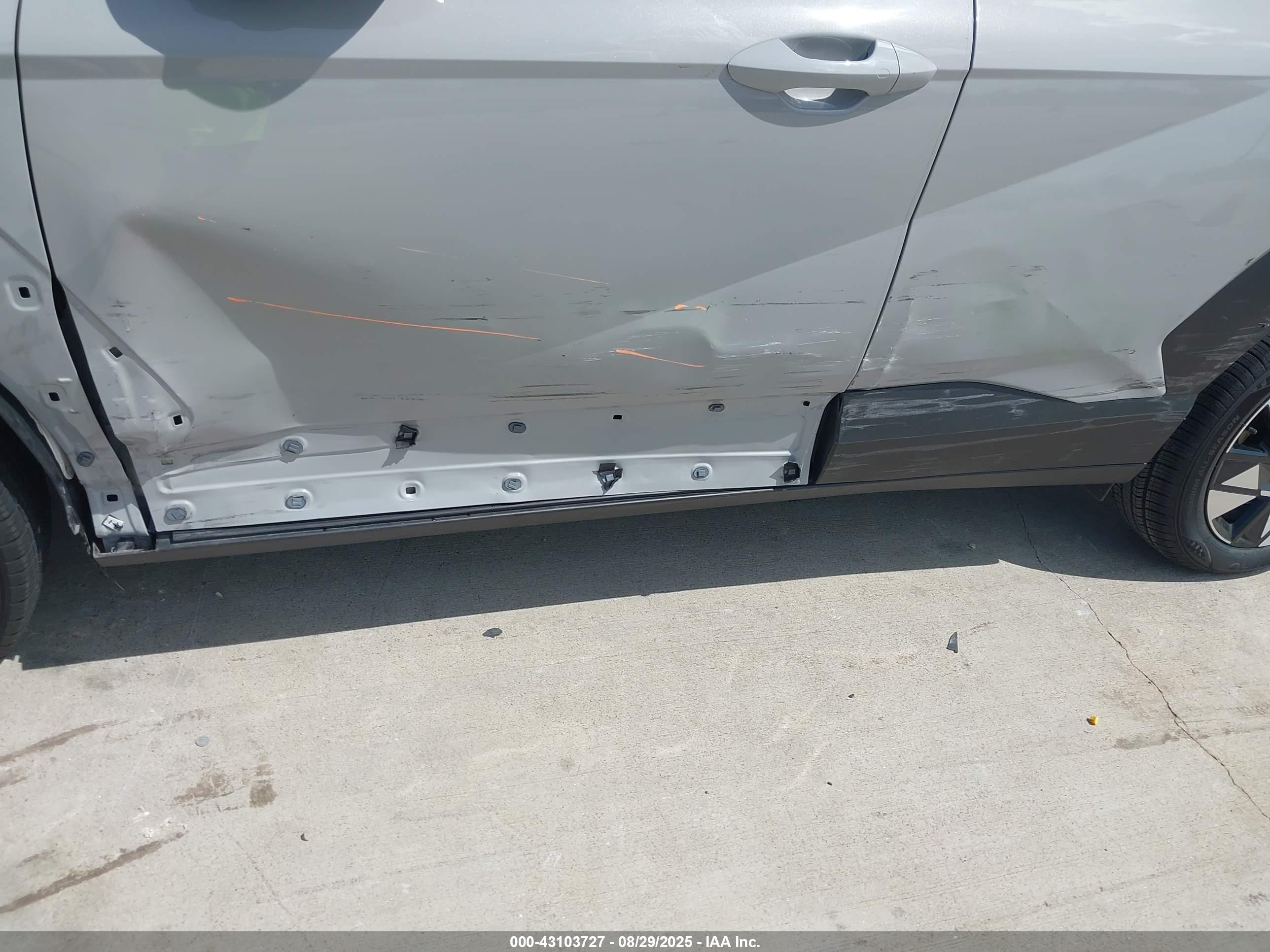 HYUNDAI KONA image 6