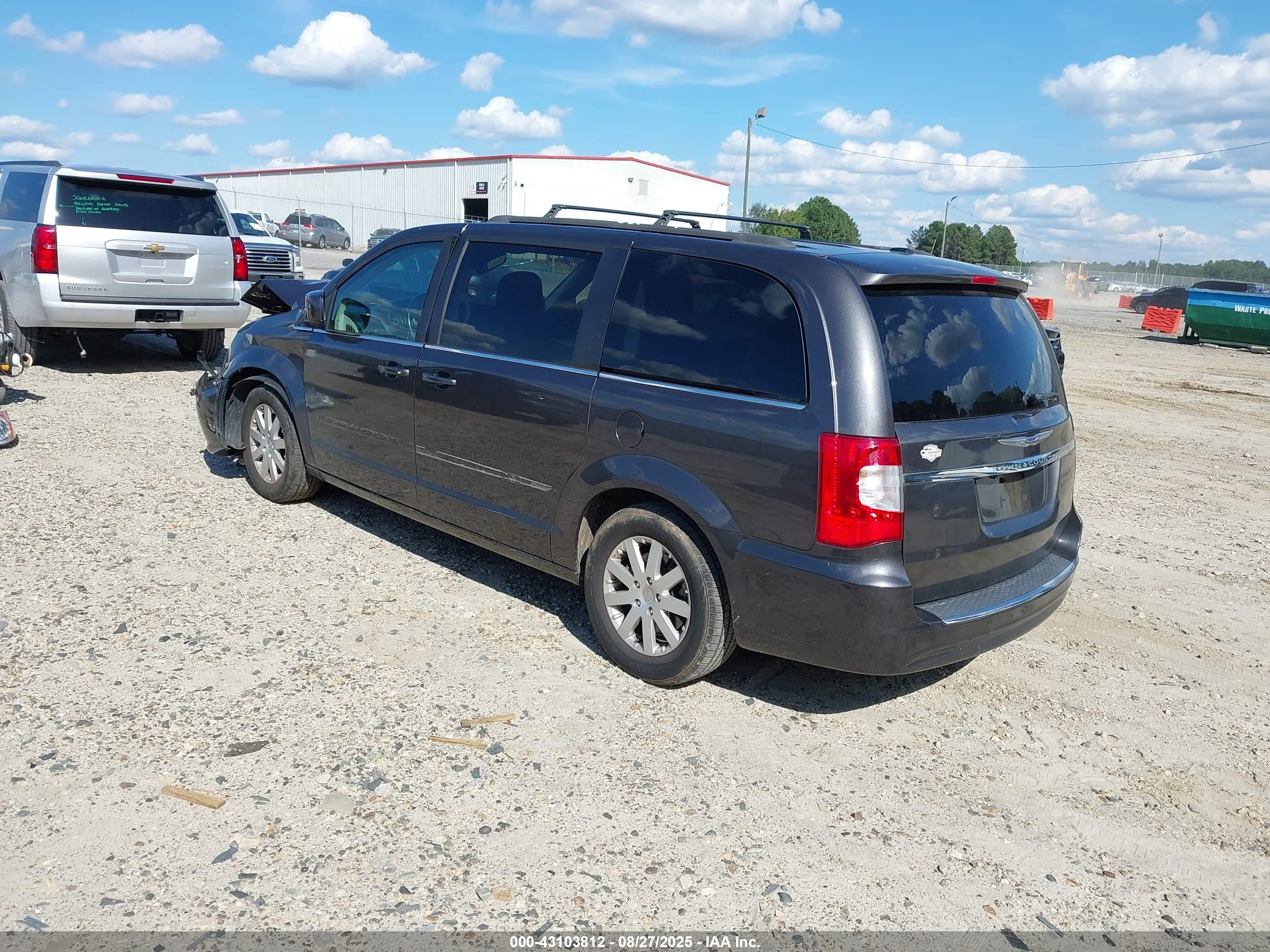 CHRYSLER TOWN image 3