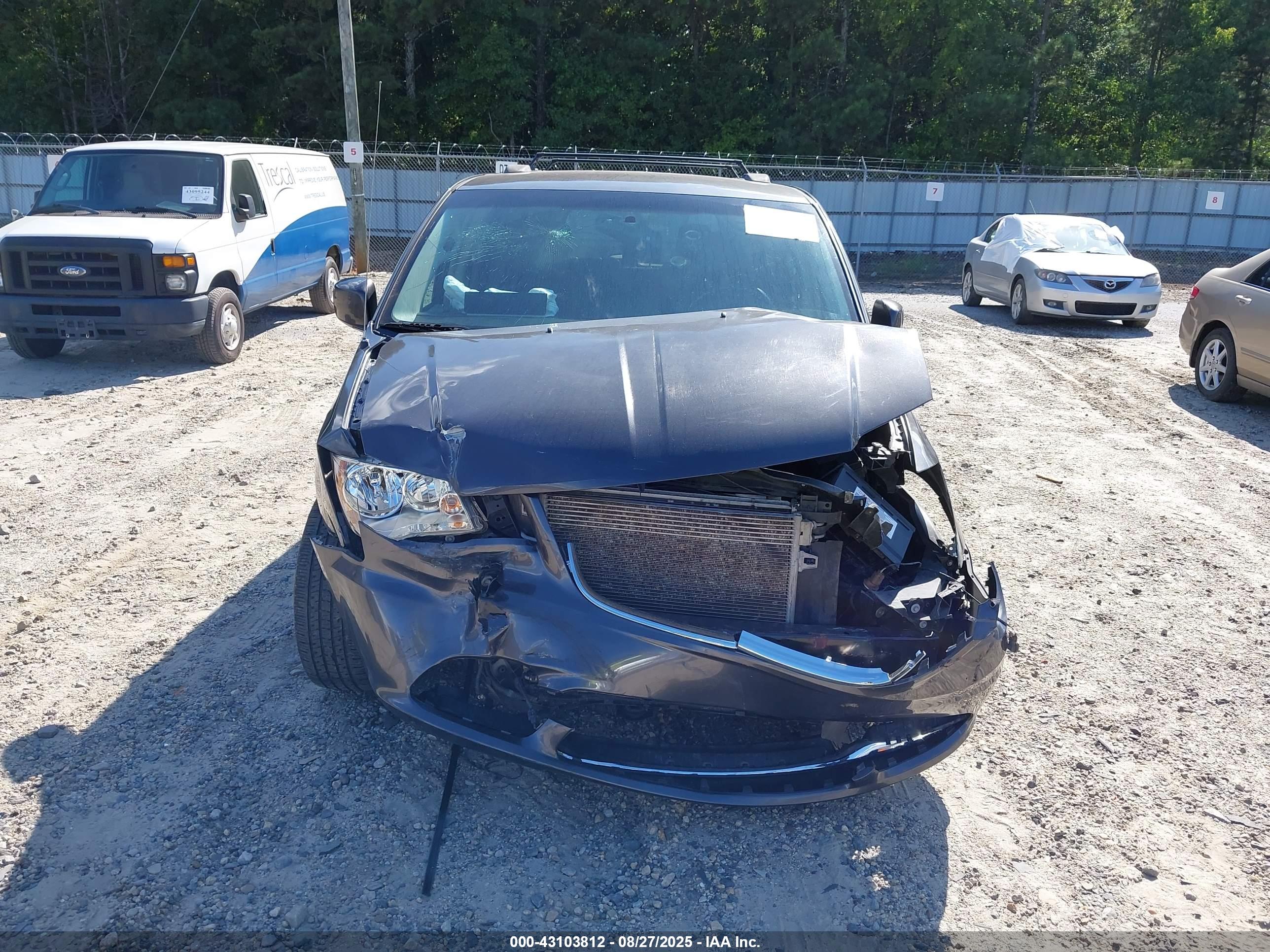 CHRYSLER TOWN image 6